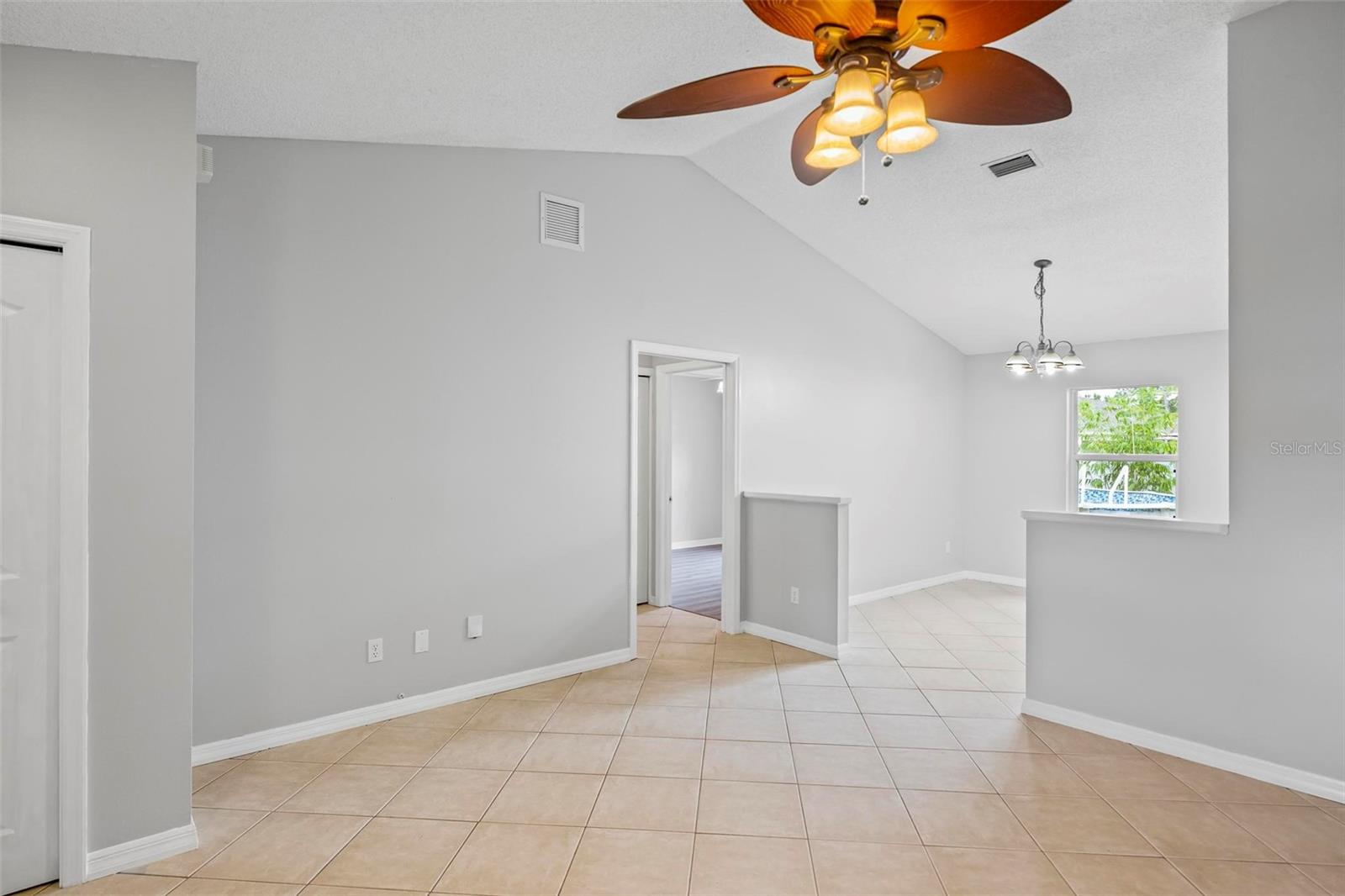 49 BUTTONWORTH DR, PALM COAST, FL, 32137