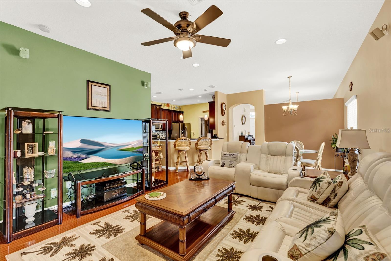 5911 WHISPER PINE DR, LEESBURG, FL, 34748