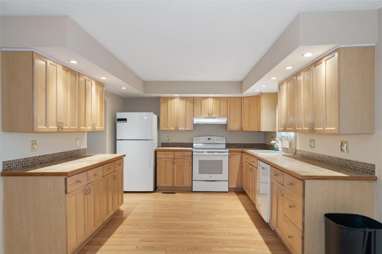12077 FAIRWAY AVE, BROOKSVILLE, FL, 34613