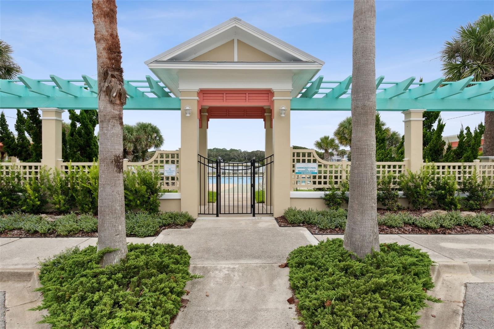 8 LAUGHING GULL LN, PALM COAST, FL, 32137