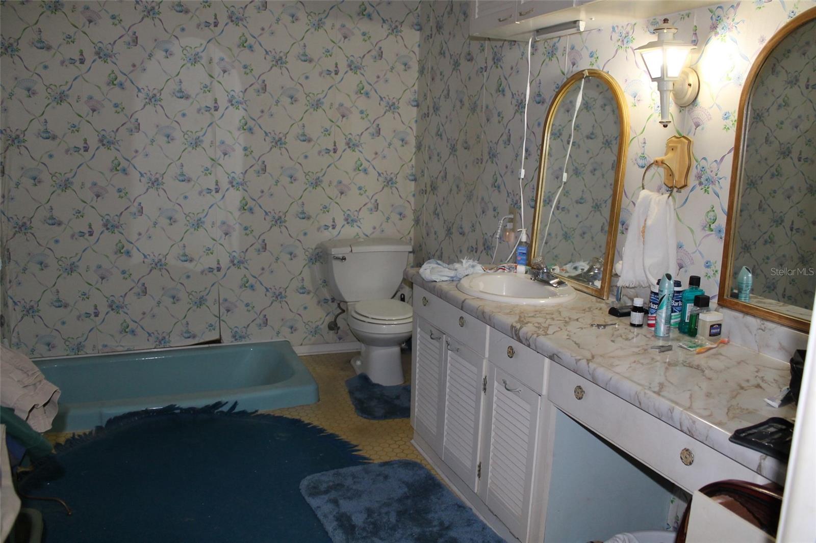 320 W BULLARD AVE, LAKE WALES, FL, 33853