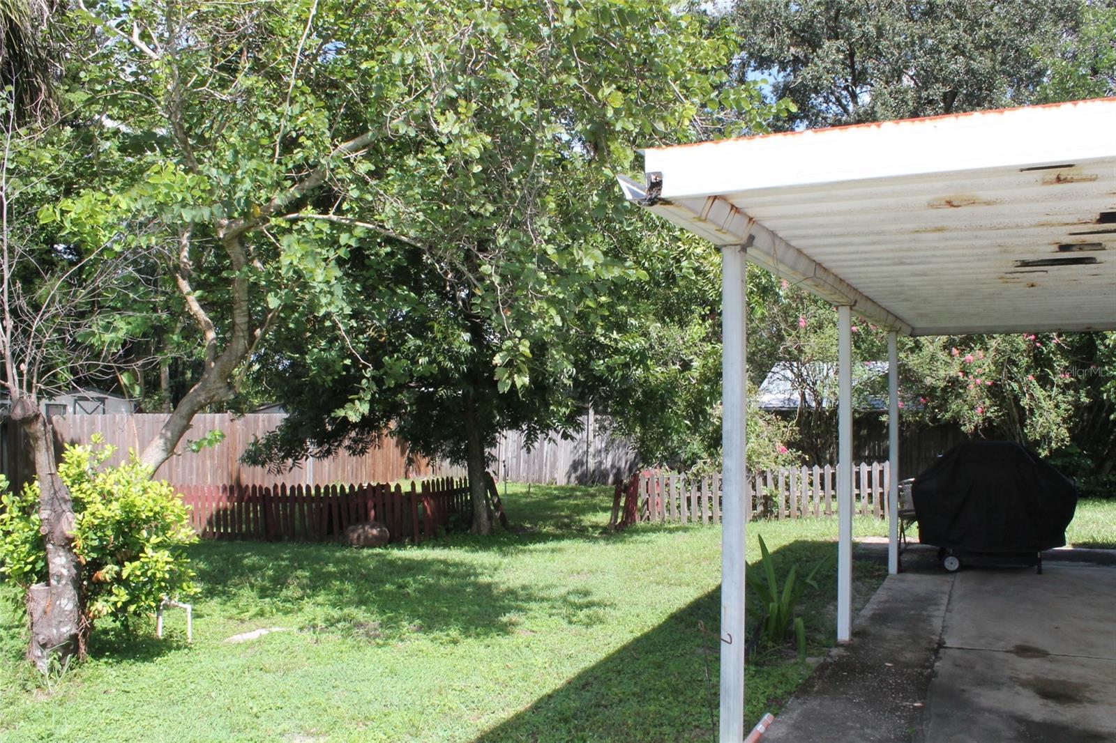 320 W BULLARD AVE, LAKE WALES, FL, 33853