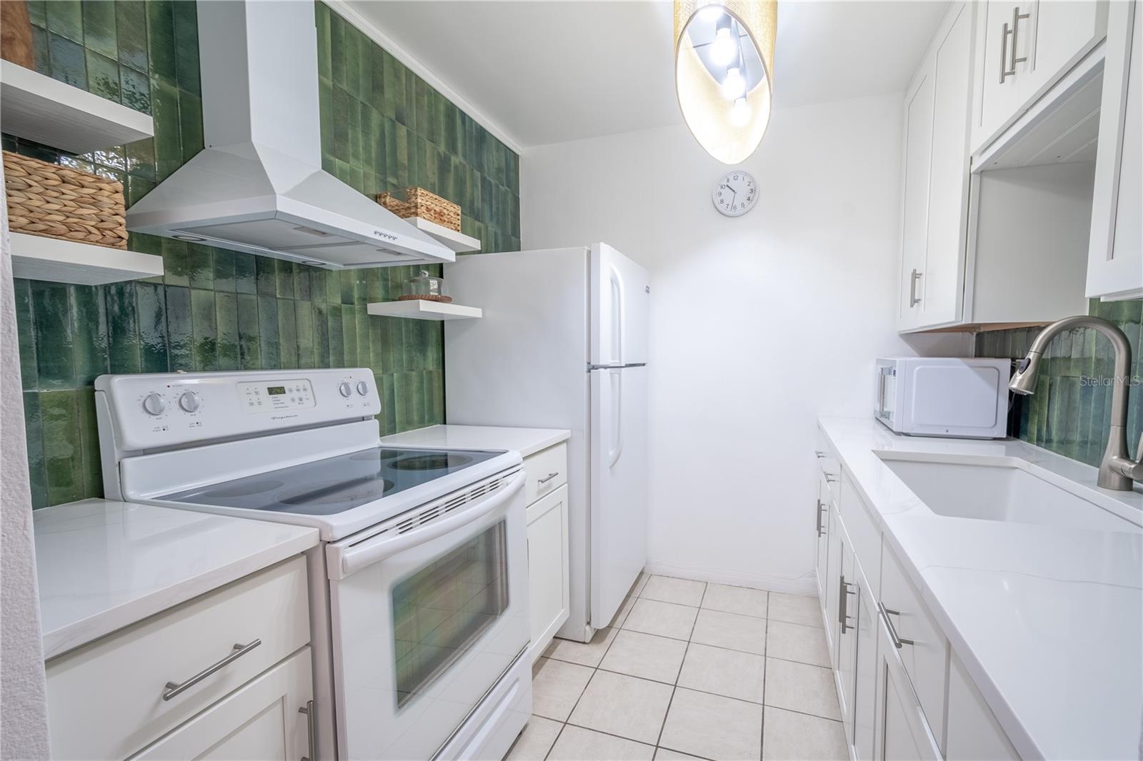 8320 112TH ST #104, SEMINOLE, FL, 33772