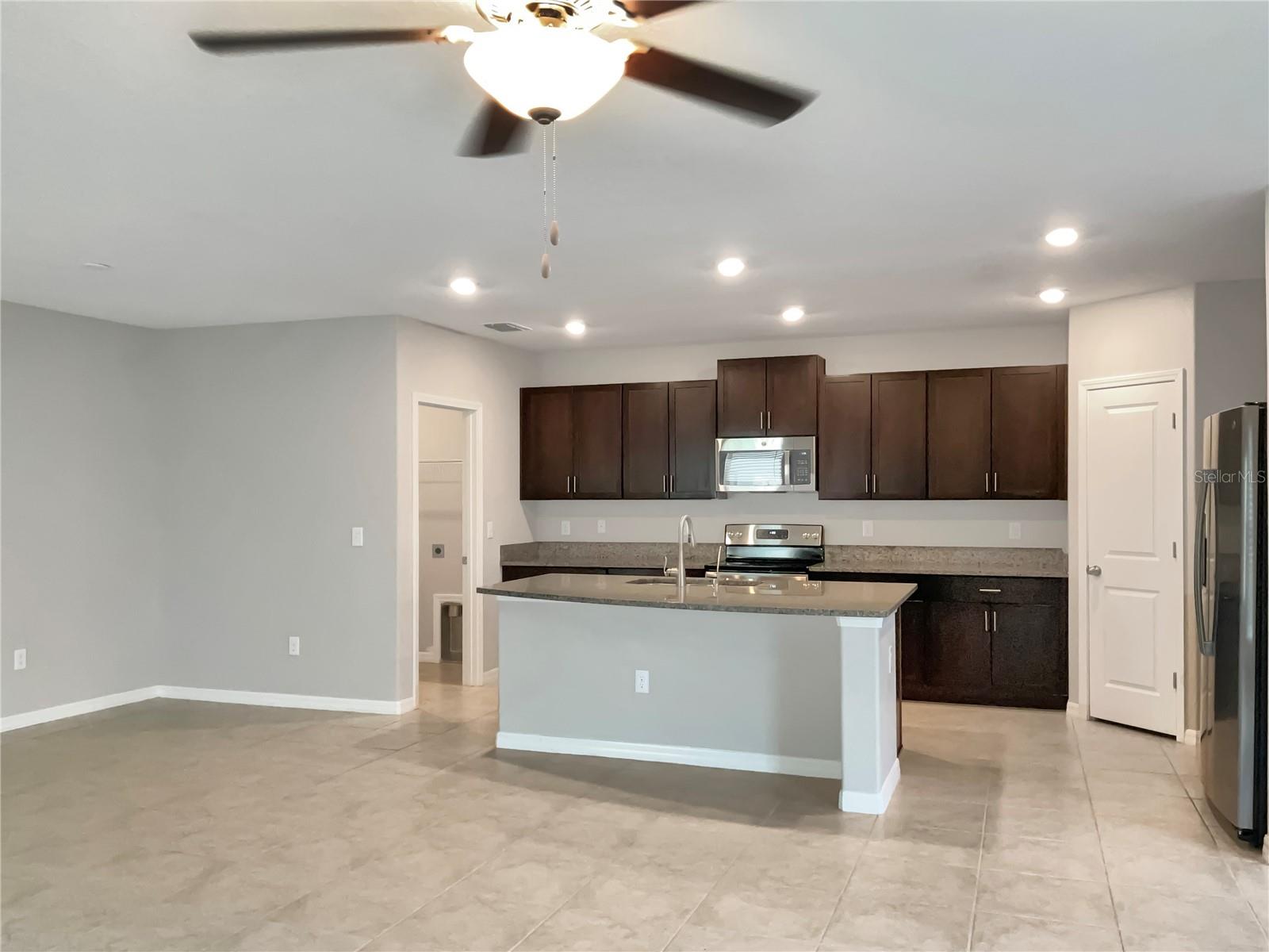 15527 PEACE RIVER PL, SUN CITY CENTER, FL, 33573