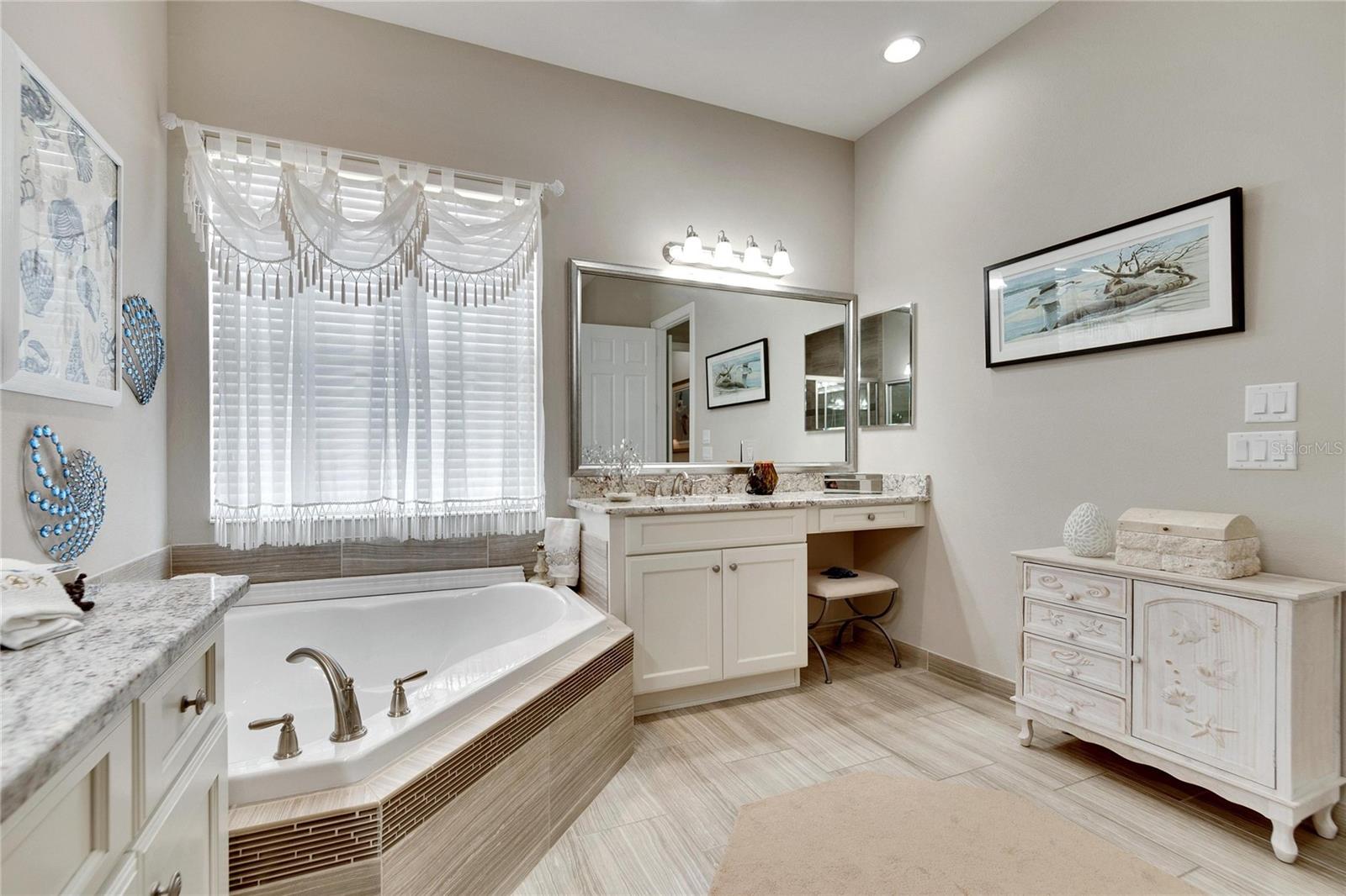 16005 CAPE CORAL DR, WIMAUMA, FL, 33598