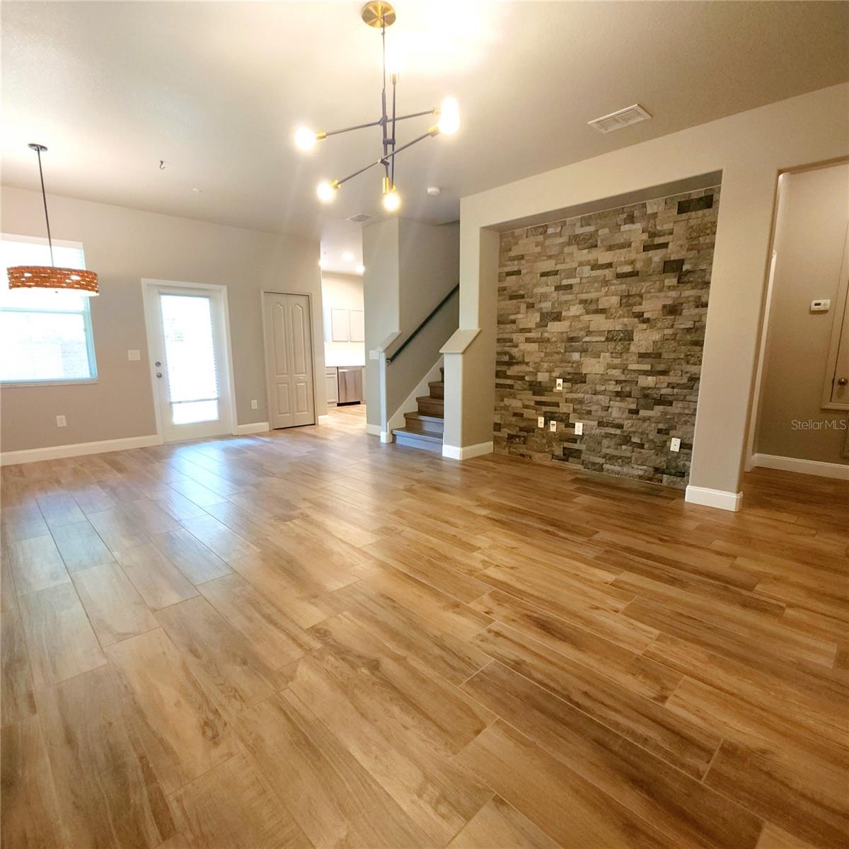 1053 PRIORY CIR, WINTER GARDEN, FL, 34787