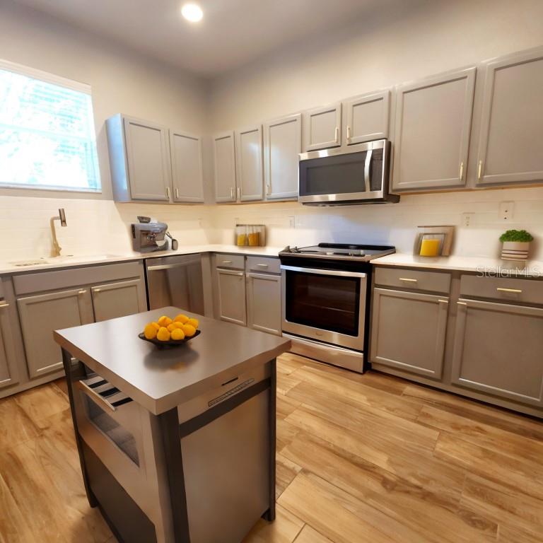 1053 PRIORY CIR, WINTER GARDEN, FL, 34787