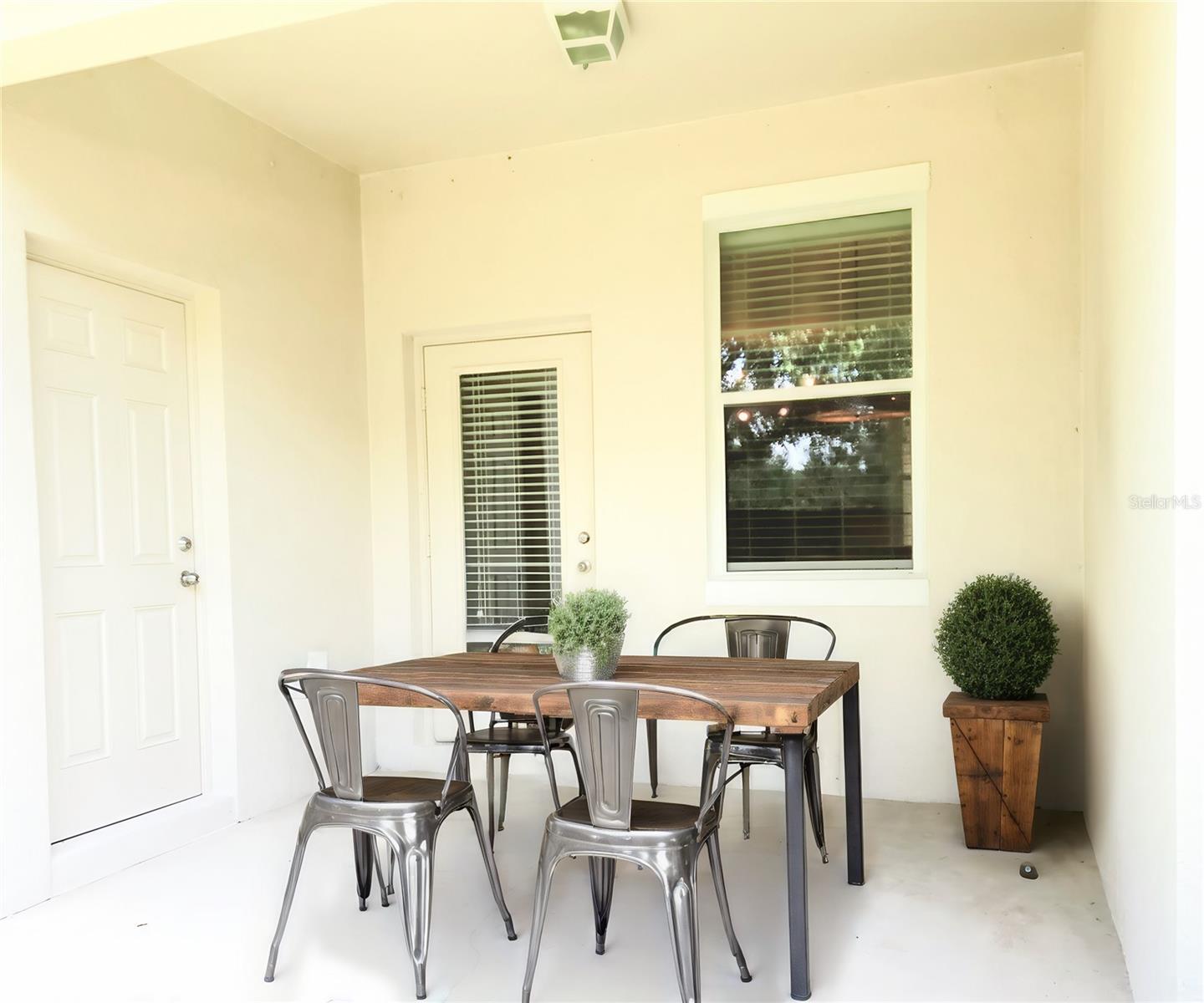 1053 PRIORY CIR, WINTER GARDEN, FL, 34787