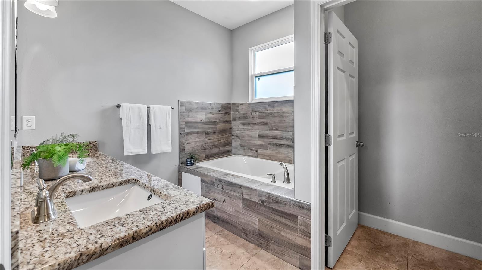 221 BELLA WAY, GROVELAND, FL, 34736