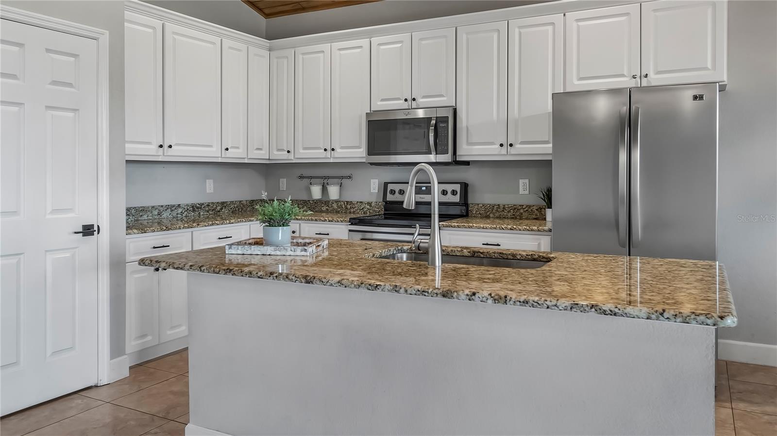 221 BELLA WAY, GROVELAND, FL, 34736