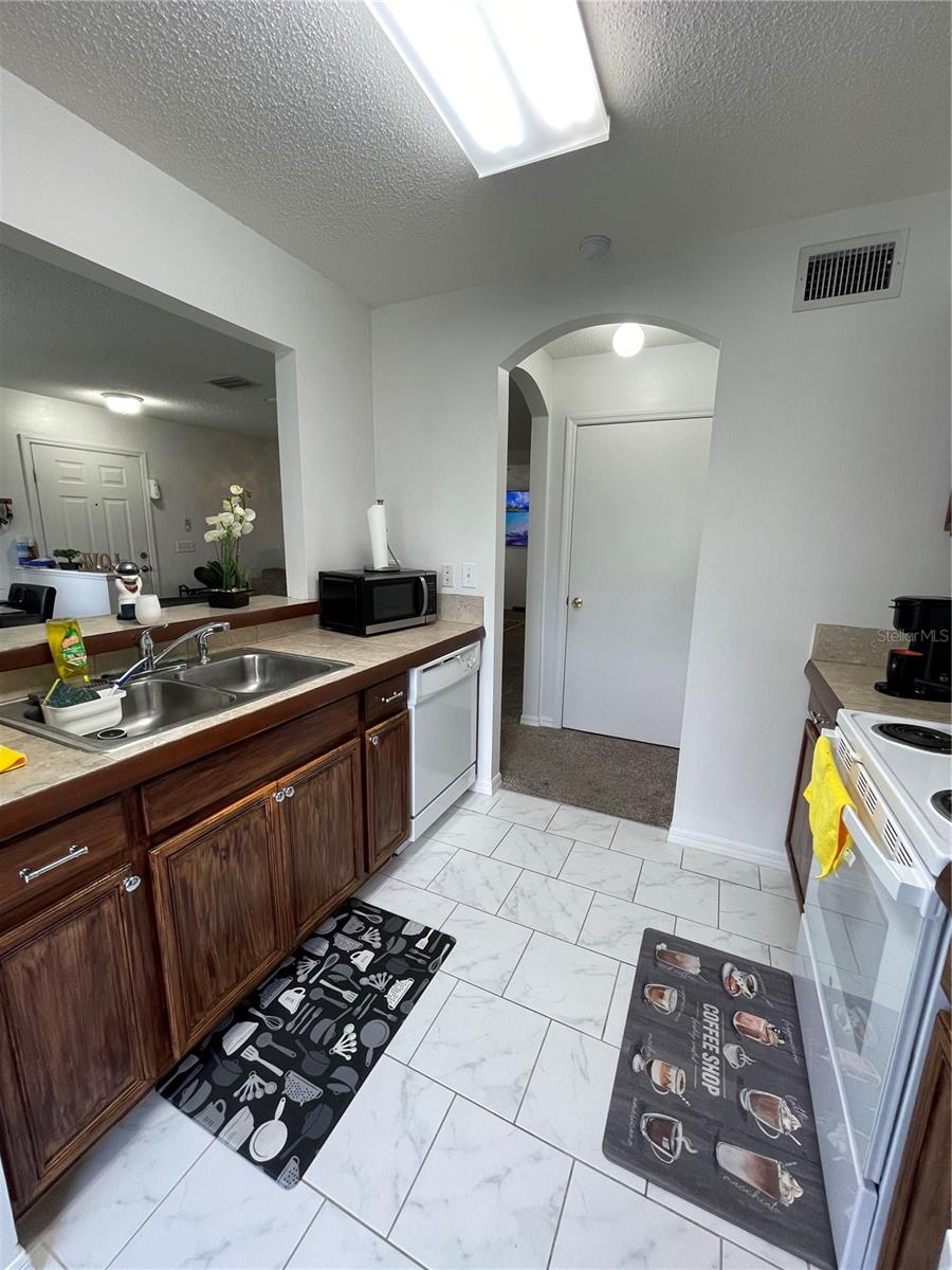 7135 WATERSIDE DR, TAMPA, FL, 33617