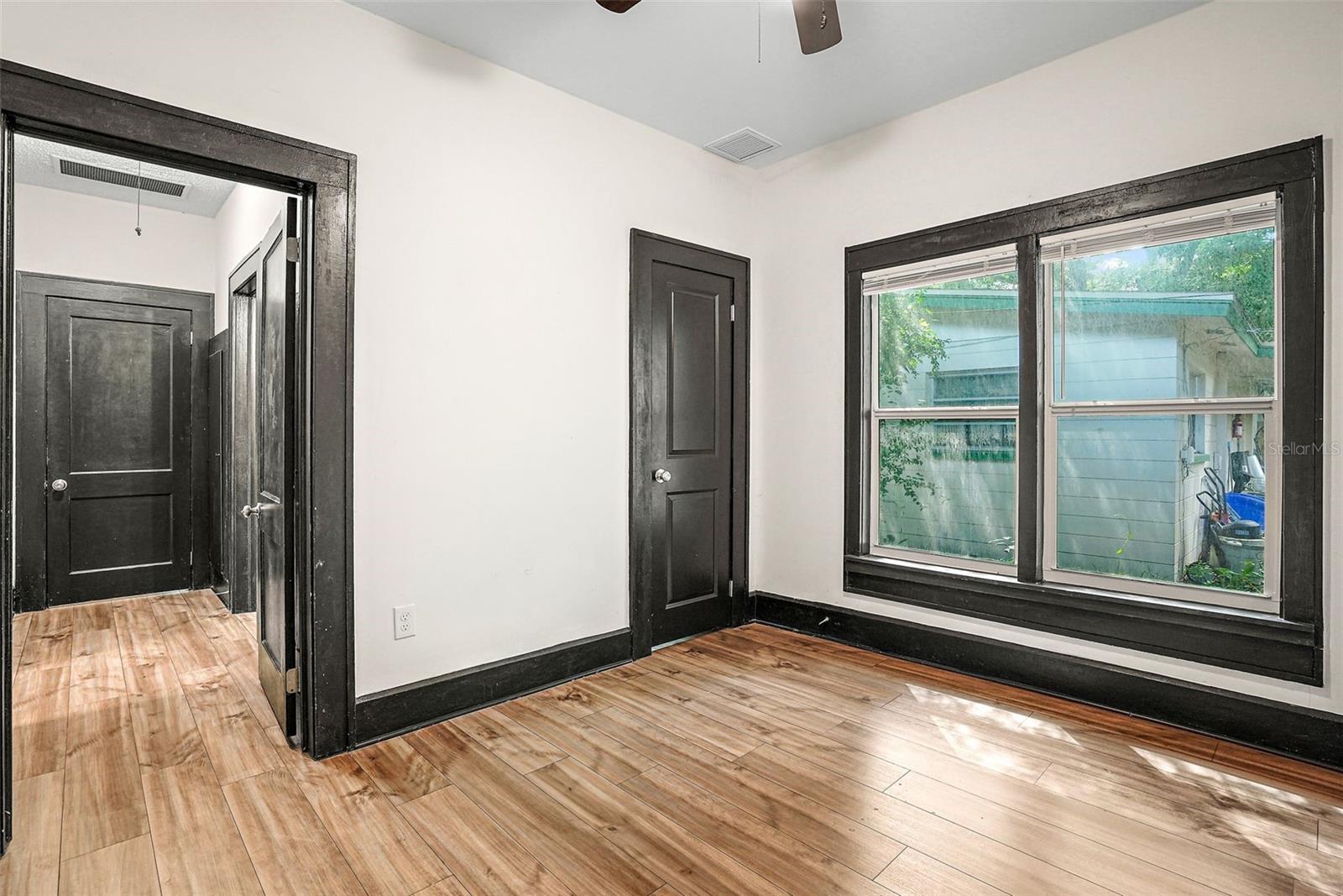 2111 BURLINGTON AVE N, ST PETERSBURG, FL, 33713