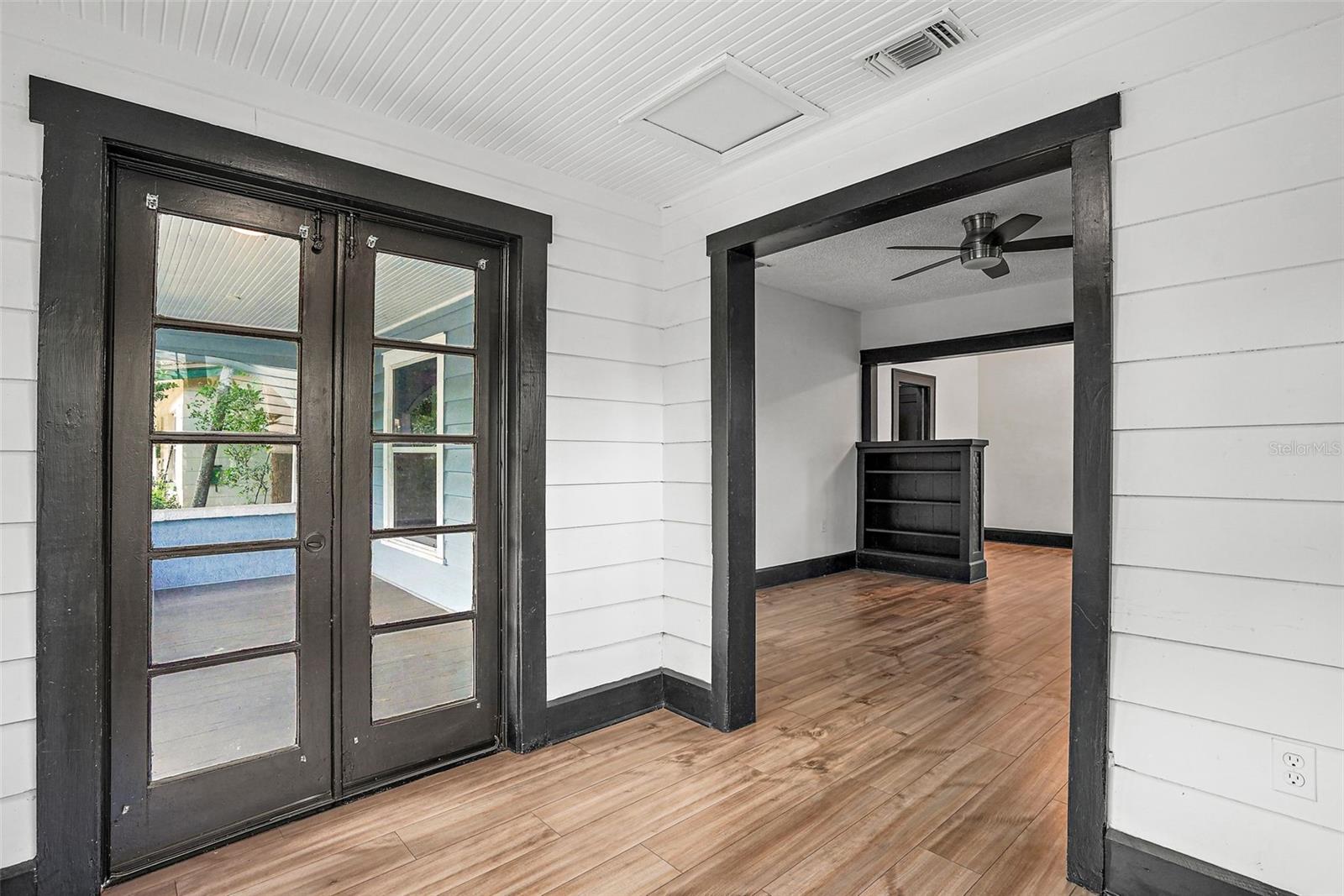 2111 BURLINGTON AVE N, ST PETERSBURG, FL, 33713