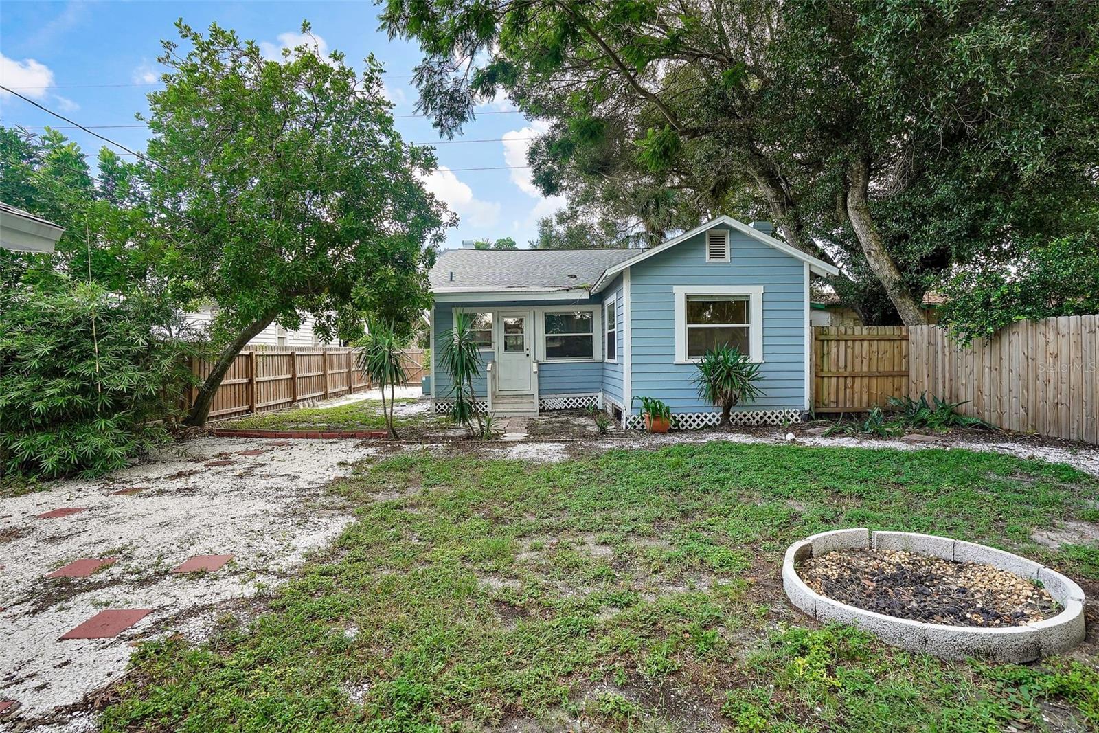 2111 BURLINGTON AVE N, ST PETERSBURG, FL, 33713