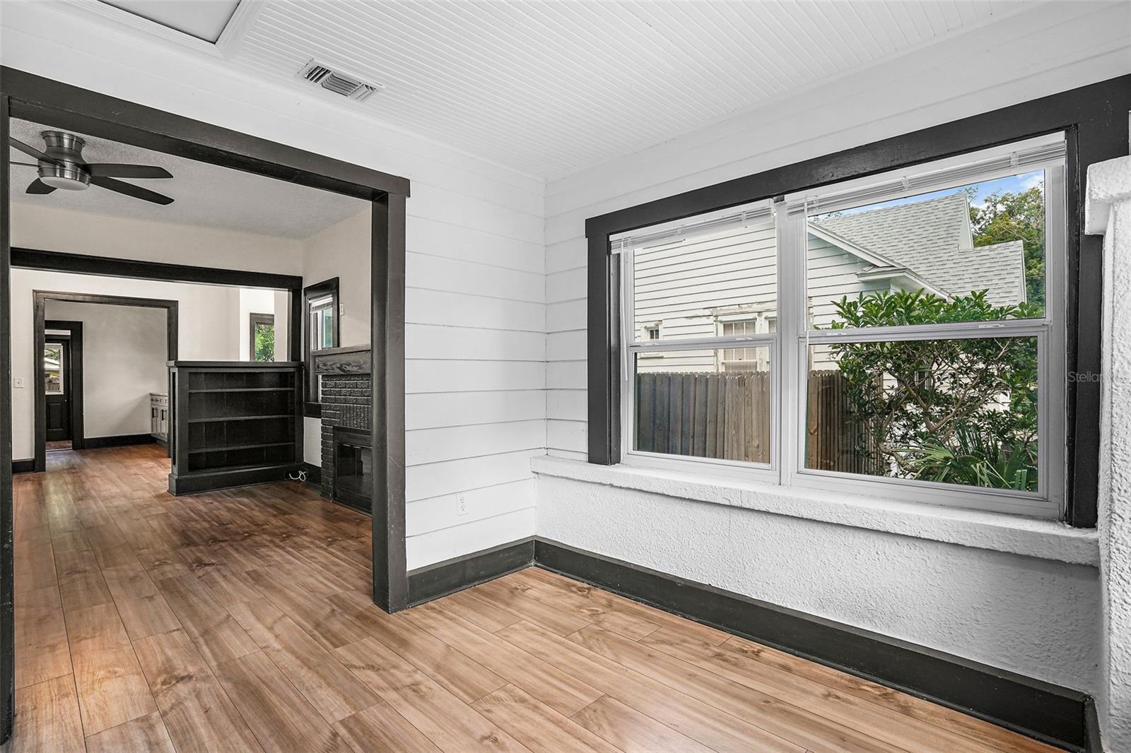2111 BURLINGTON AVE N, ST PETERSBURG, FL, 33713