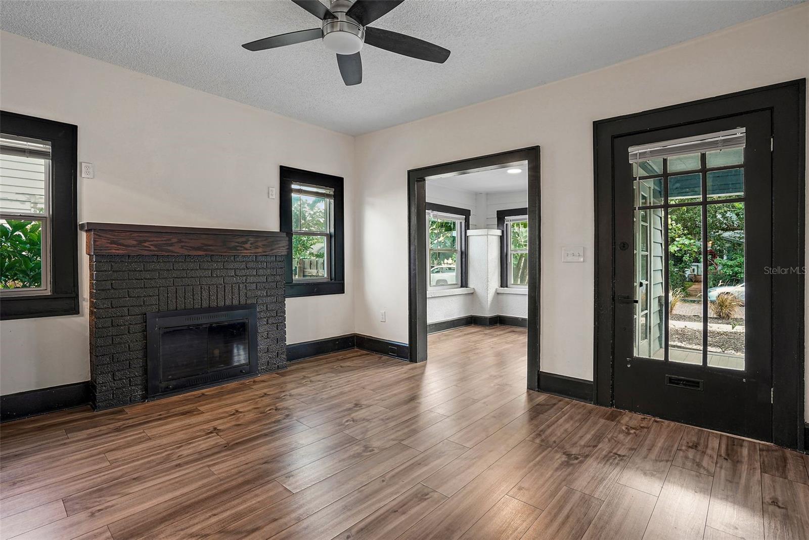 2111 BURLINGTON AVE N, ST PETERSBURG, FL, 33713