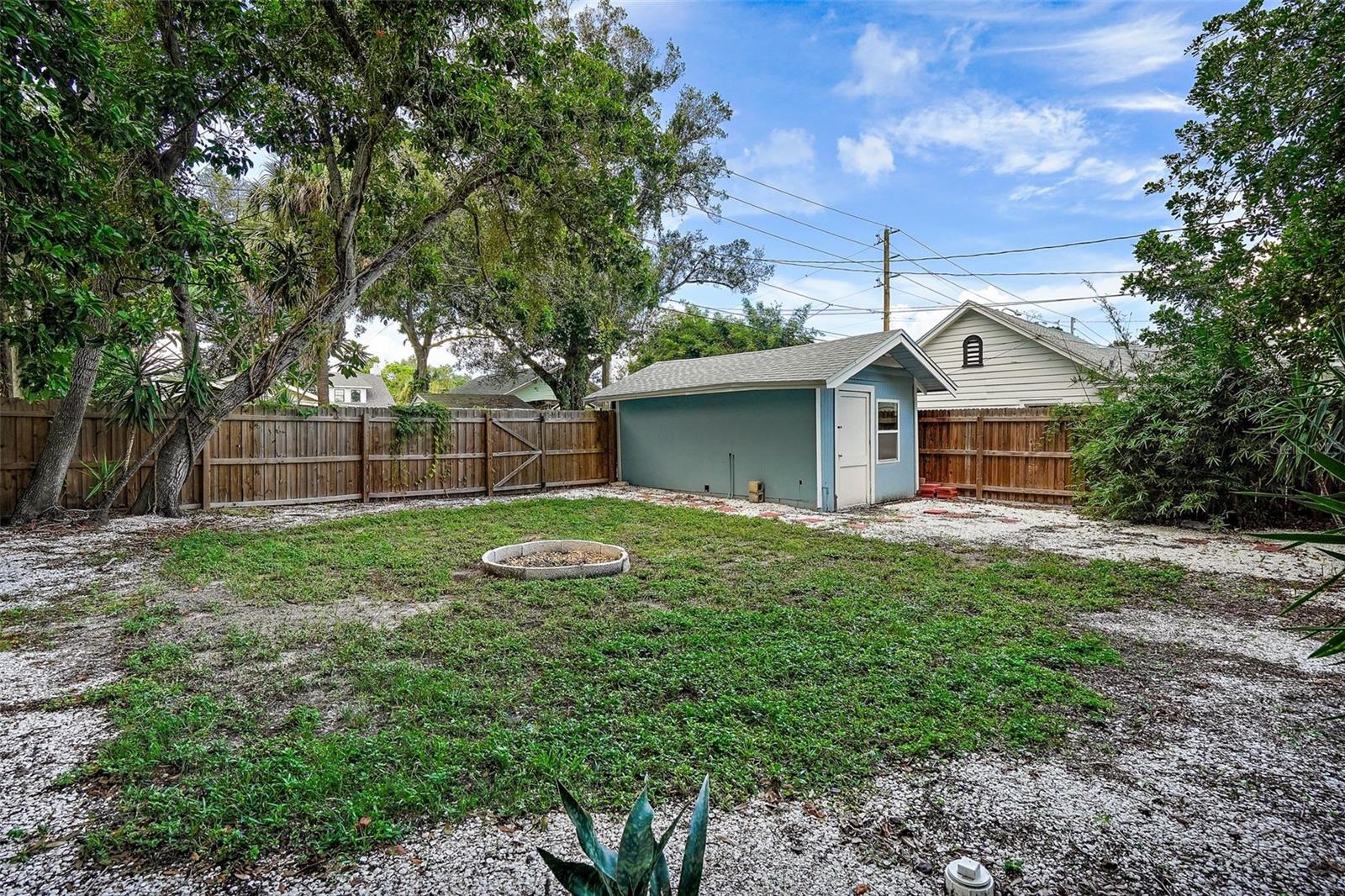 2111 BURLINGTON AVE N, ST PETERSBURG, FL, 33713