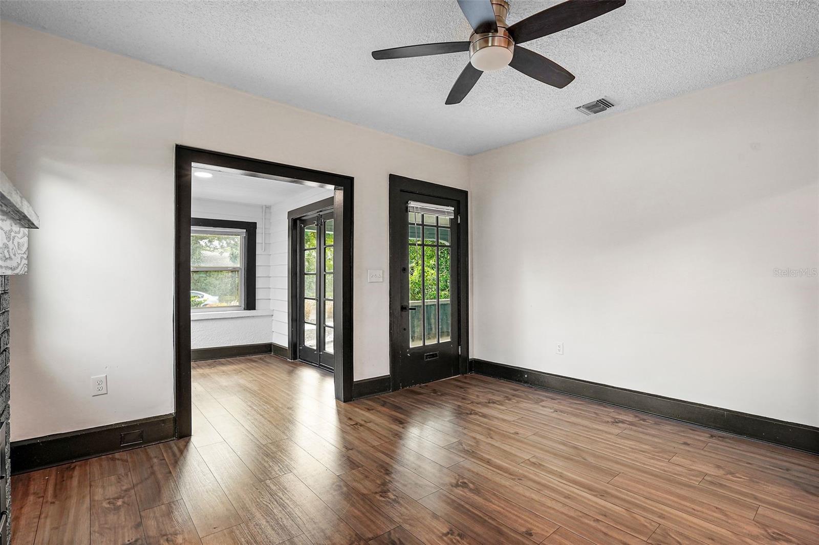 2111 BURLINGTON AVE N, ST PETERSBURG, FL, 33713