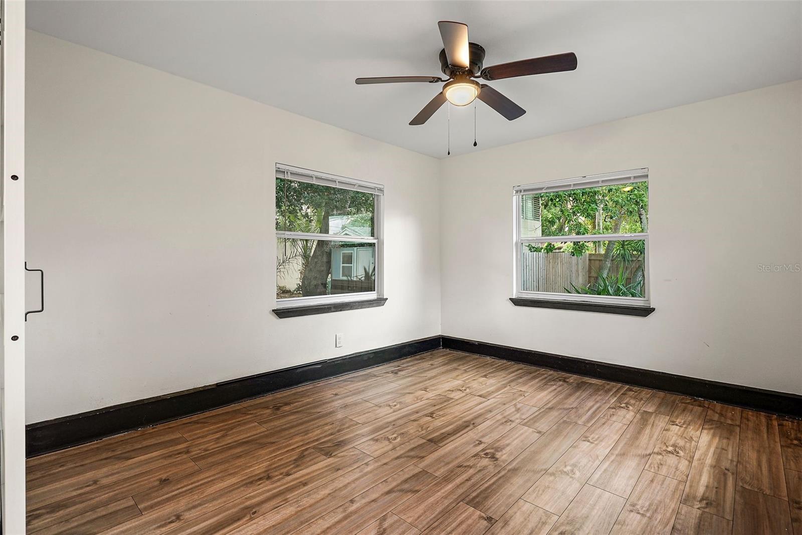 2111 BURLINGTON AVE N, ST PETERSBURG, FL, 33713