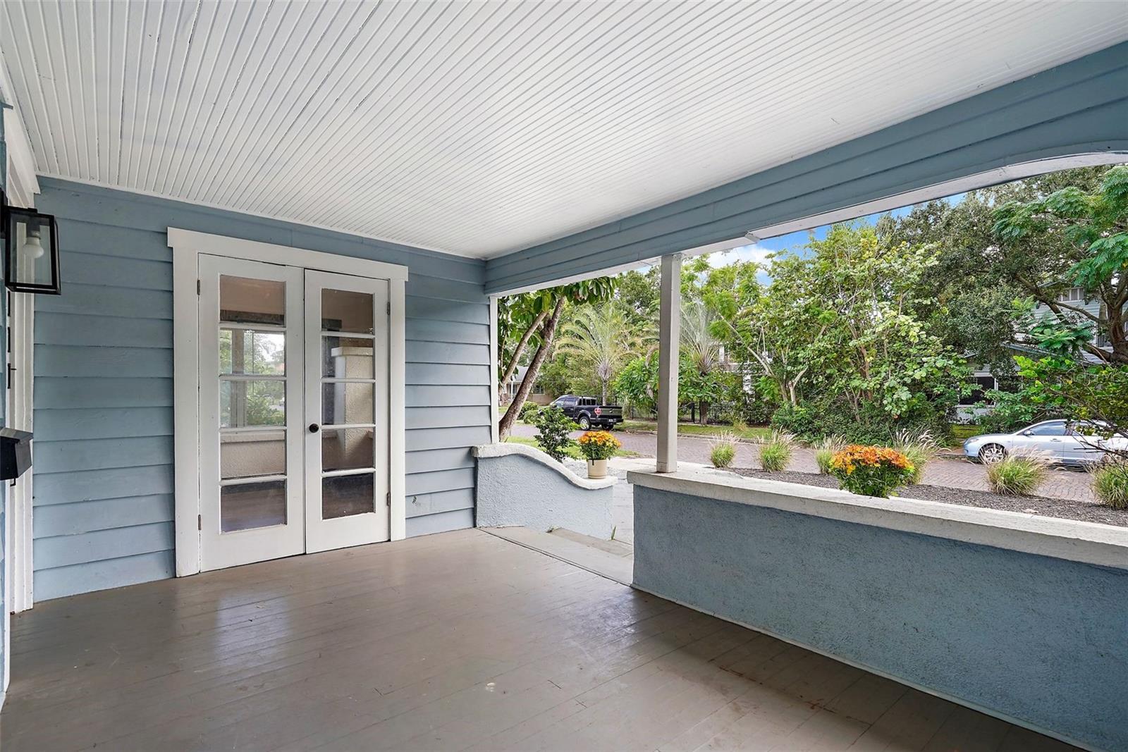2111 BURLINGTON AVE N, ST PETERSBURG, FL, 33713