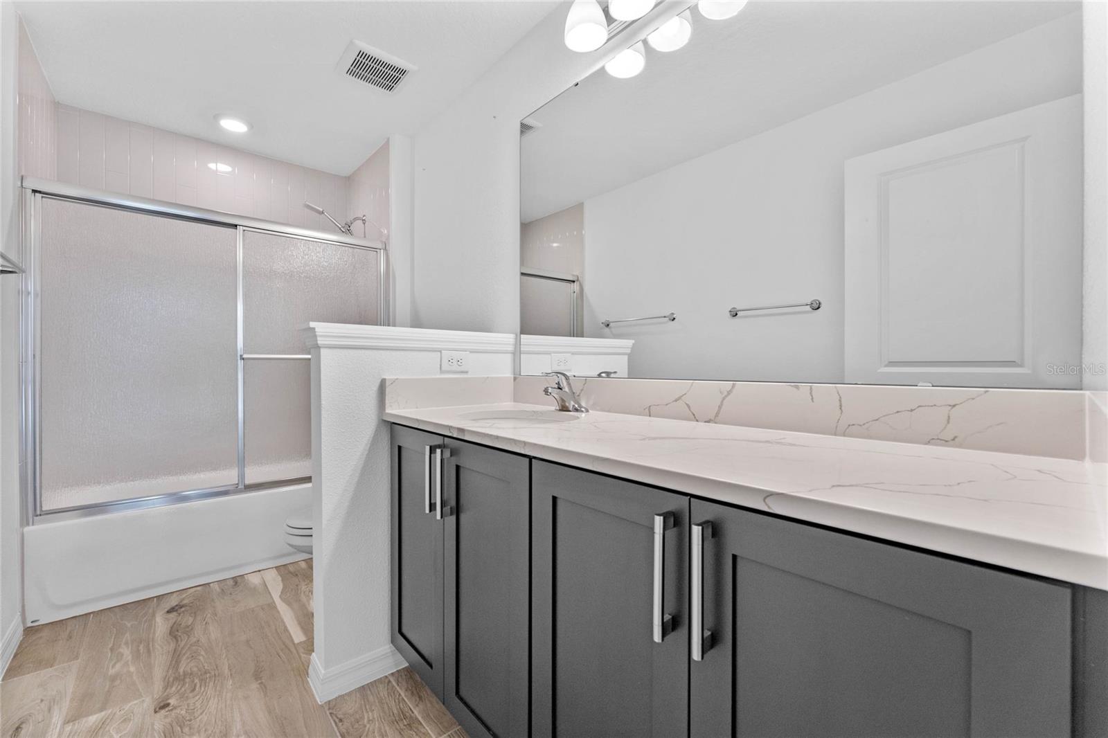 9100 WAVERLY WALK DR, ORLANDO, FL, 32817