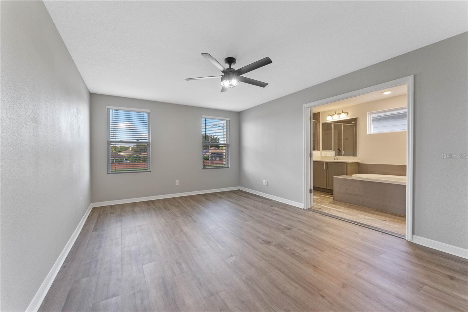 9100 WAVERLY WALK DR, ORLANDO, FL, 32817