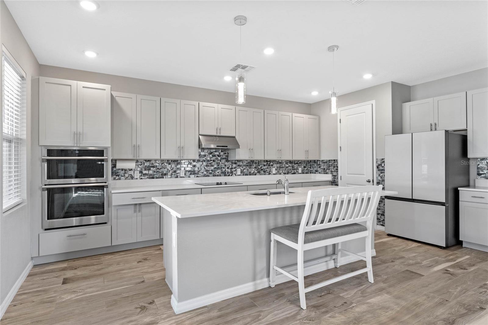 9100 WAVERLY WALK DR, ORLANDO, FL, 32817