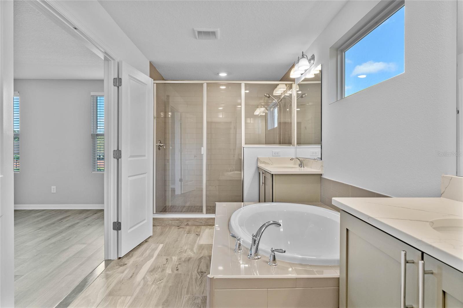9100 WAVERLY WALK DR, ORLANDO, FL, 32817