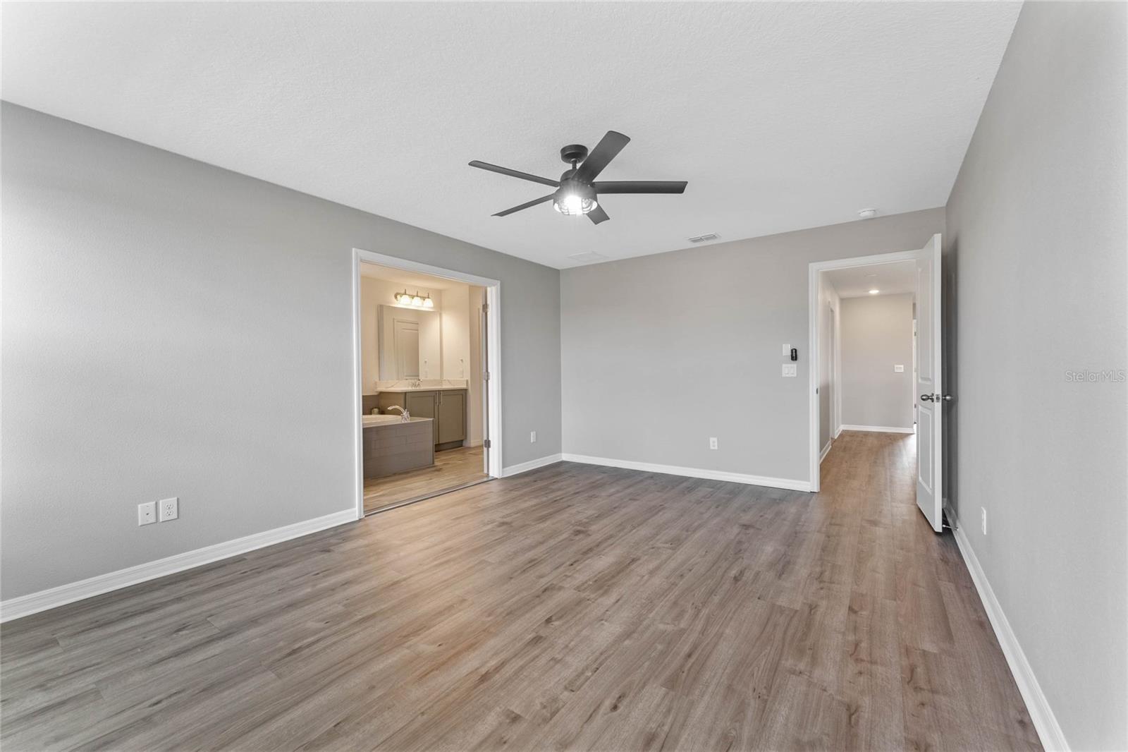 9100 WAVERLY WALK DR, ORLANDO, FL, 32817