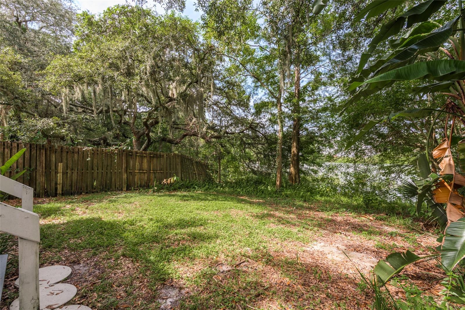 12318 WOODLEIGH AVE, TAMPA, FL, 33612