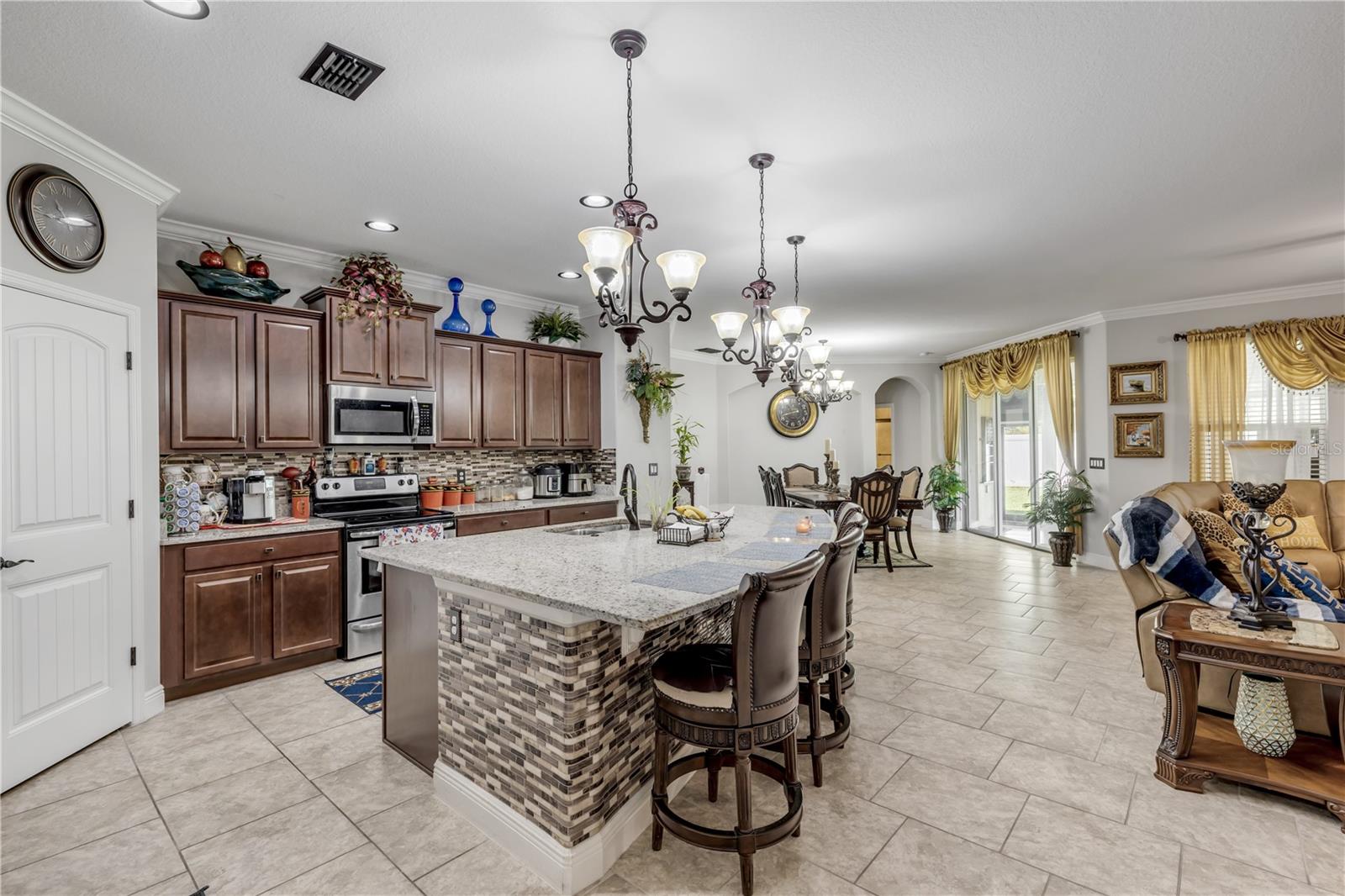 111 ENCLAVE AVE, DELAND, FL, 32724