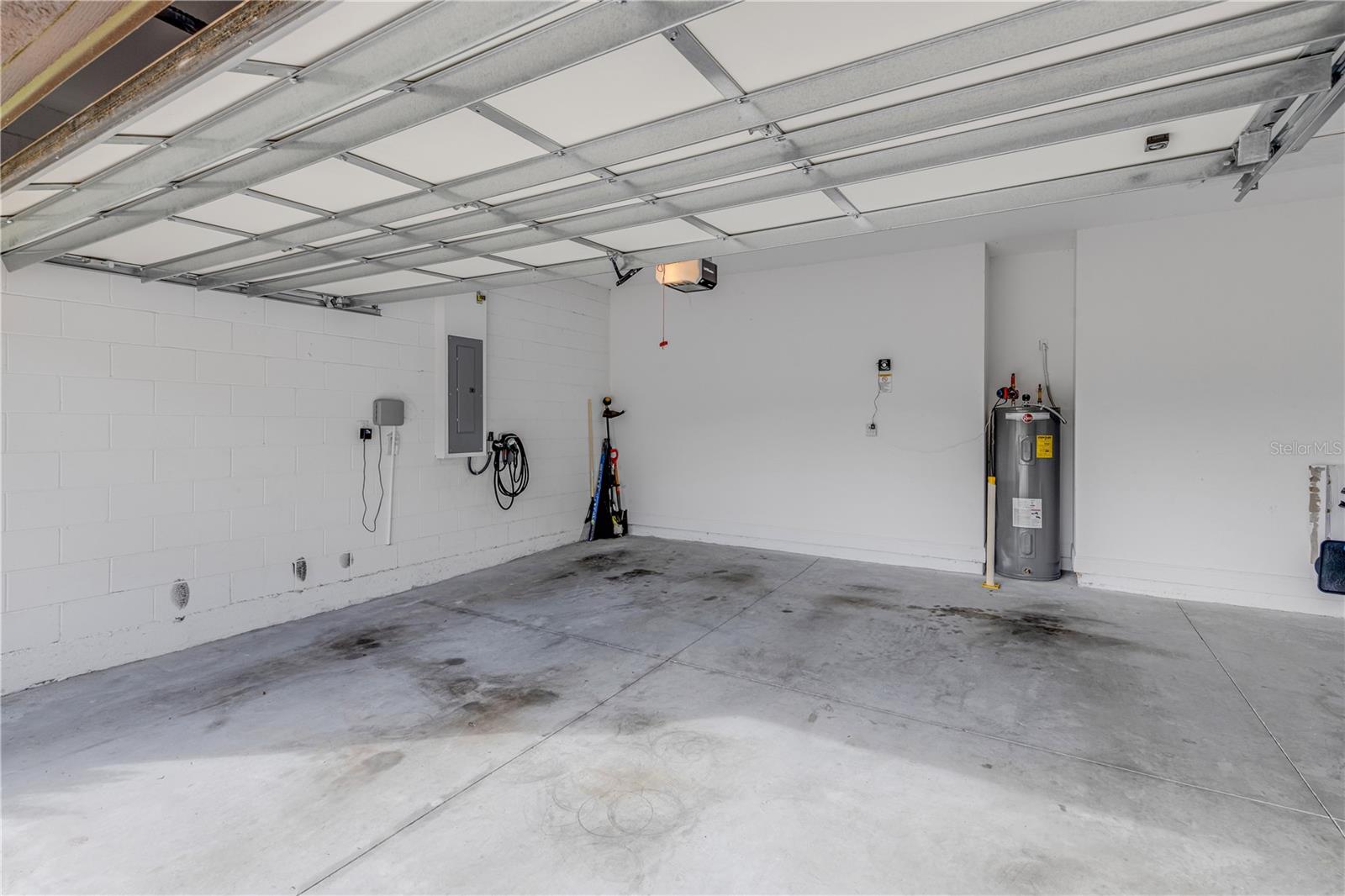 111 ENCLAVE AVE, DELAND, FL, 32724