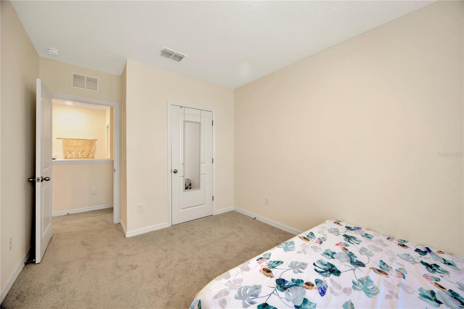 5674 BANBURY RIDGE RUN, WESLEY CHAPEL, FL, 33545