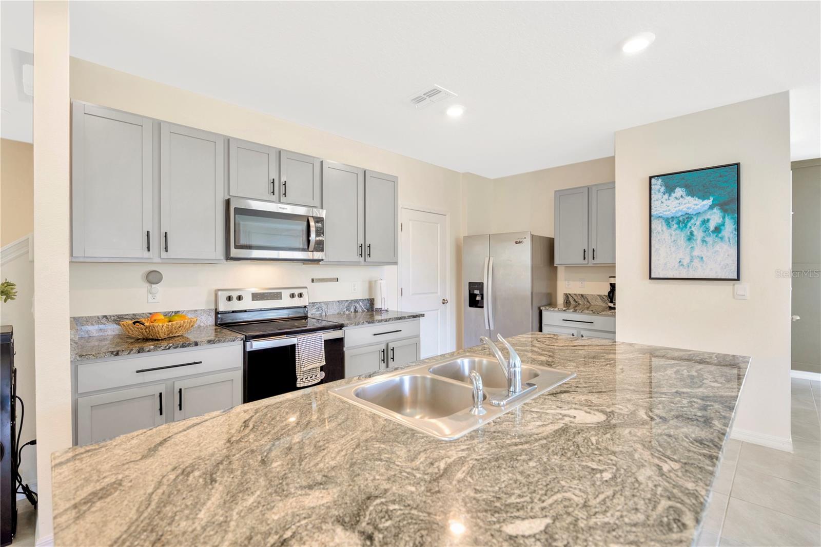 5674 BANBURY RIDGE RUN, WESLEY CHAPEL, FL, 33545