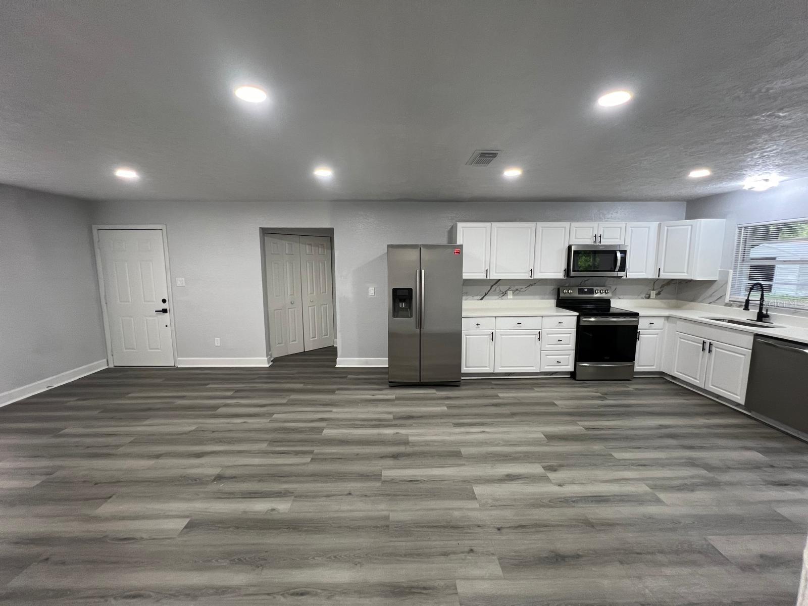 504 MAYDELL DR, TAMPA, FL, 33619