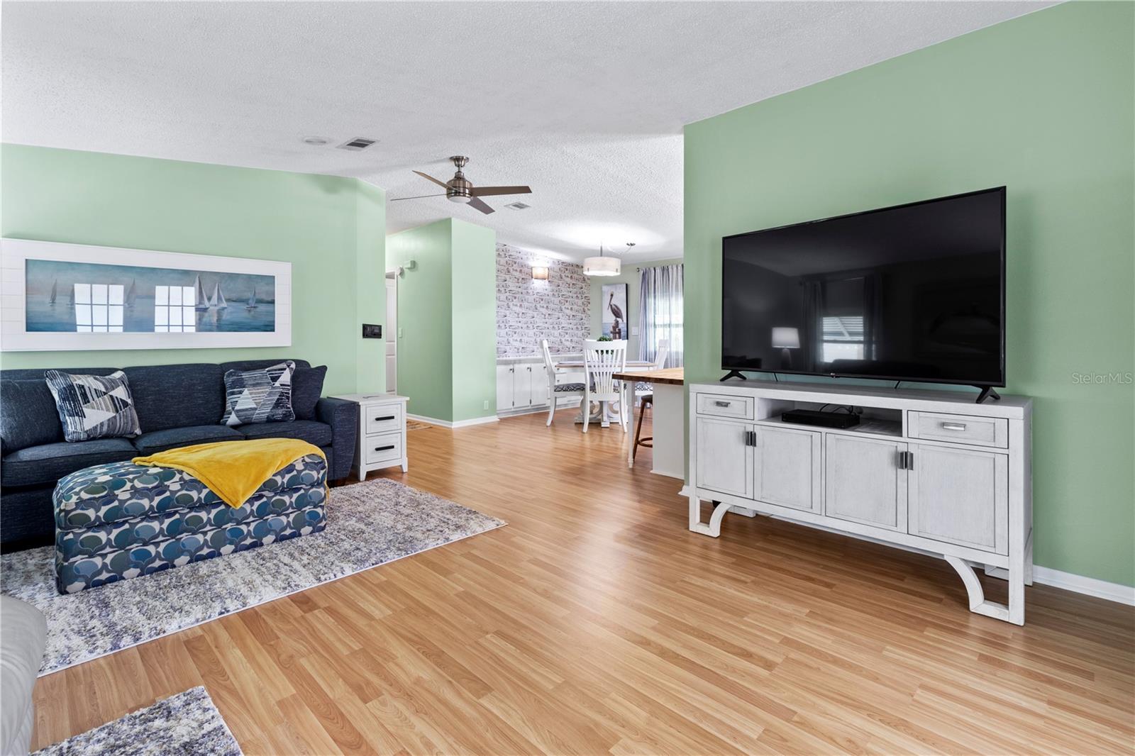 136 HUMMINGBIRD AVE, ELLENTON, FL, 34222