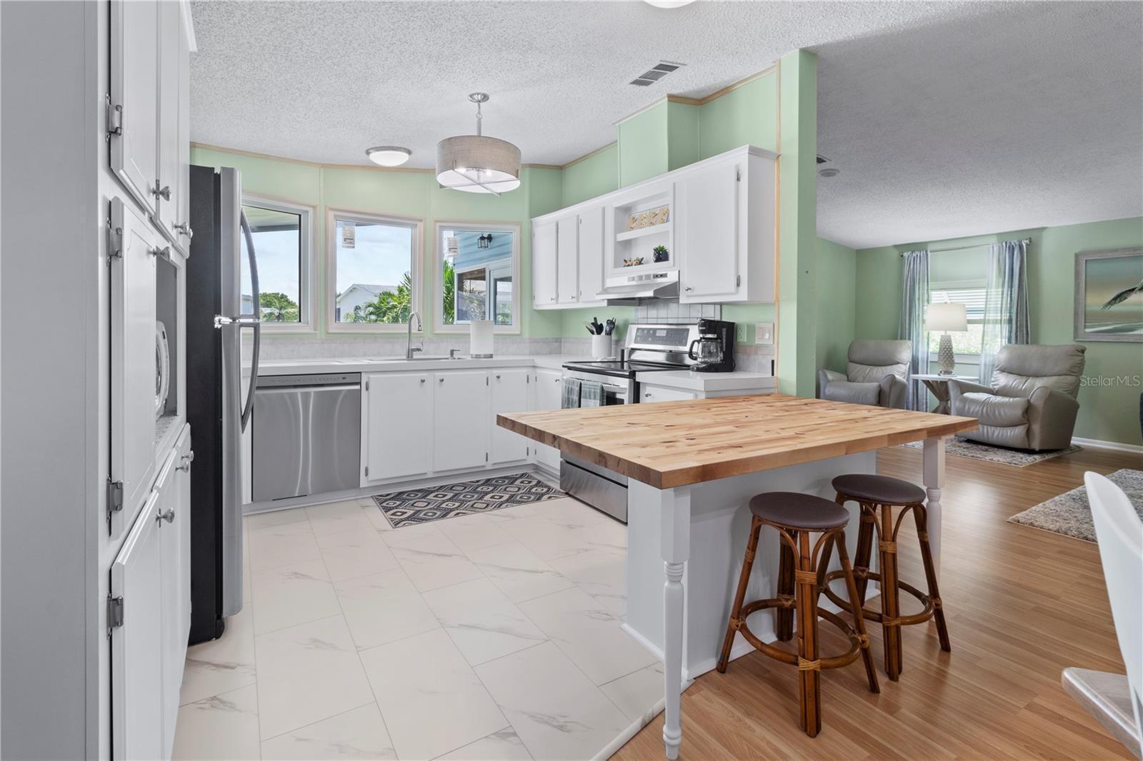 136 HUMMINGBIRD AVE, ELLENTON, FL, 34222