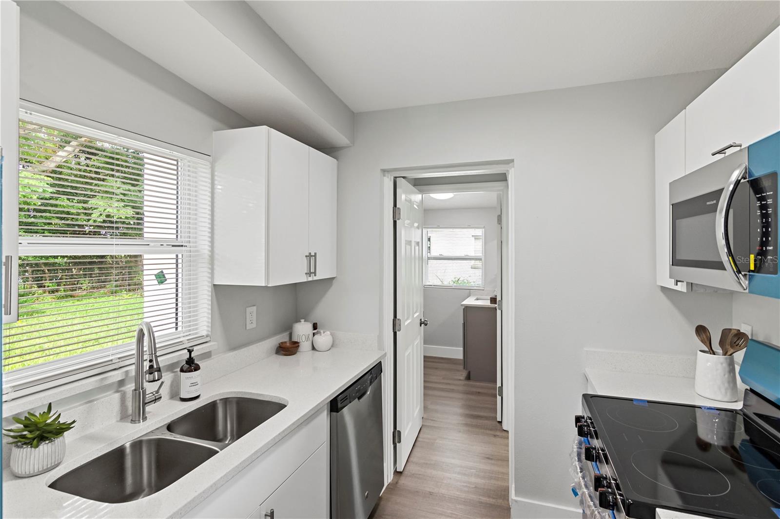 5819 COLCHESTER DR, ORLANDO, FL, 32812