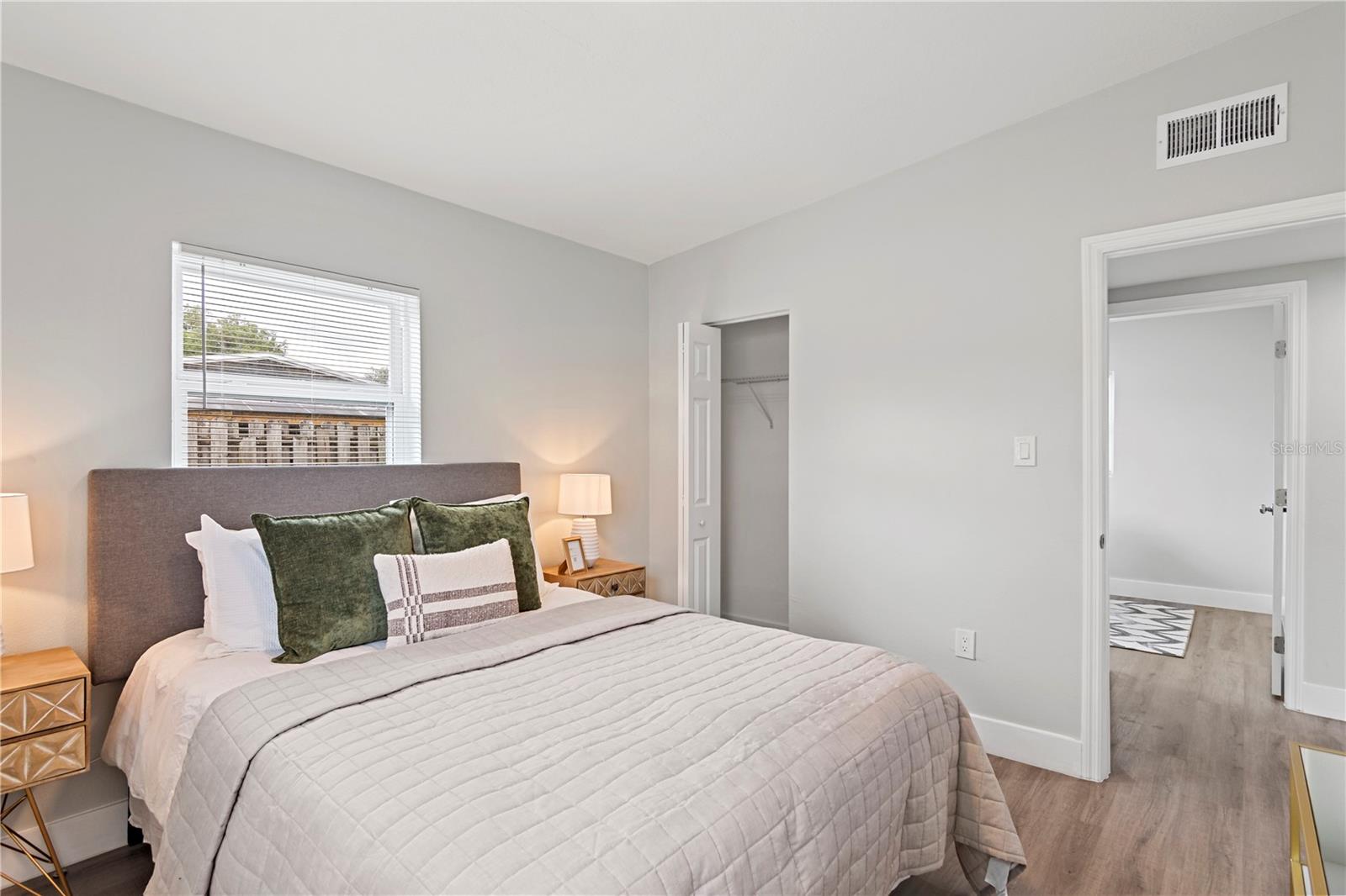 5819 COLCHESTER DR, ORLANDO, FL, 32812