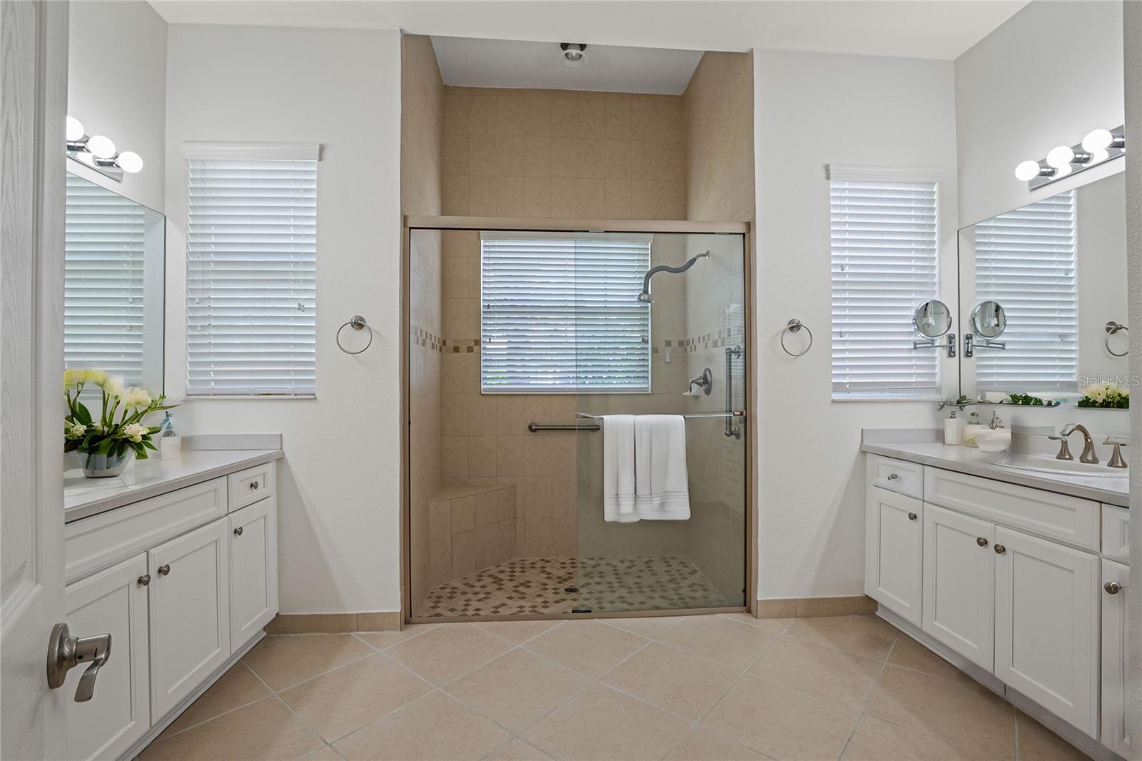 4963 SAPPHIRE SOUND DR, WIMAUMA, FL, 33598