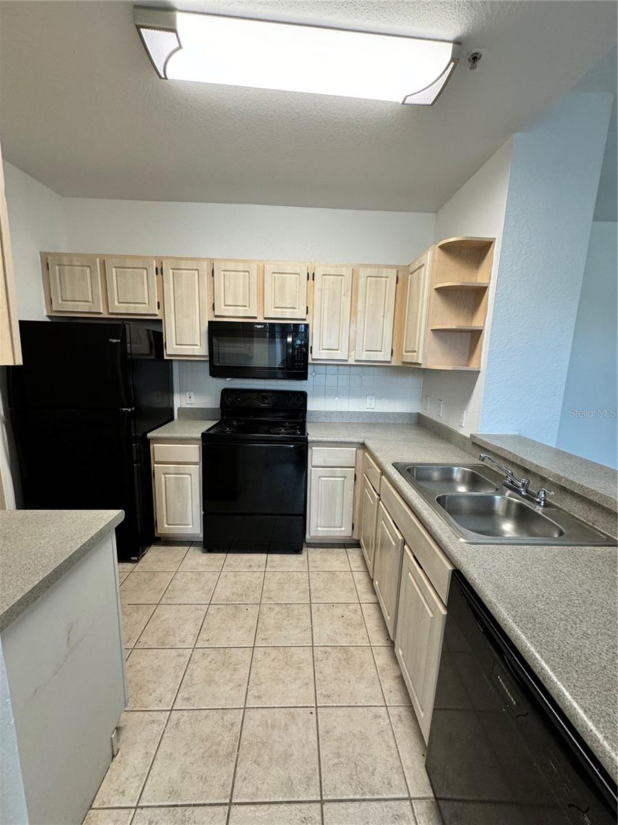 5711 LEGACY CRESCENT PL #303, RIVERVIEW, FL, 33578