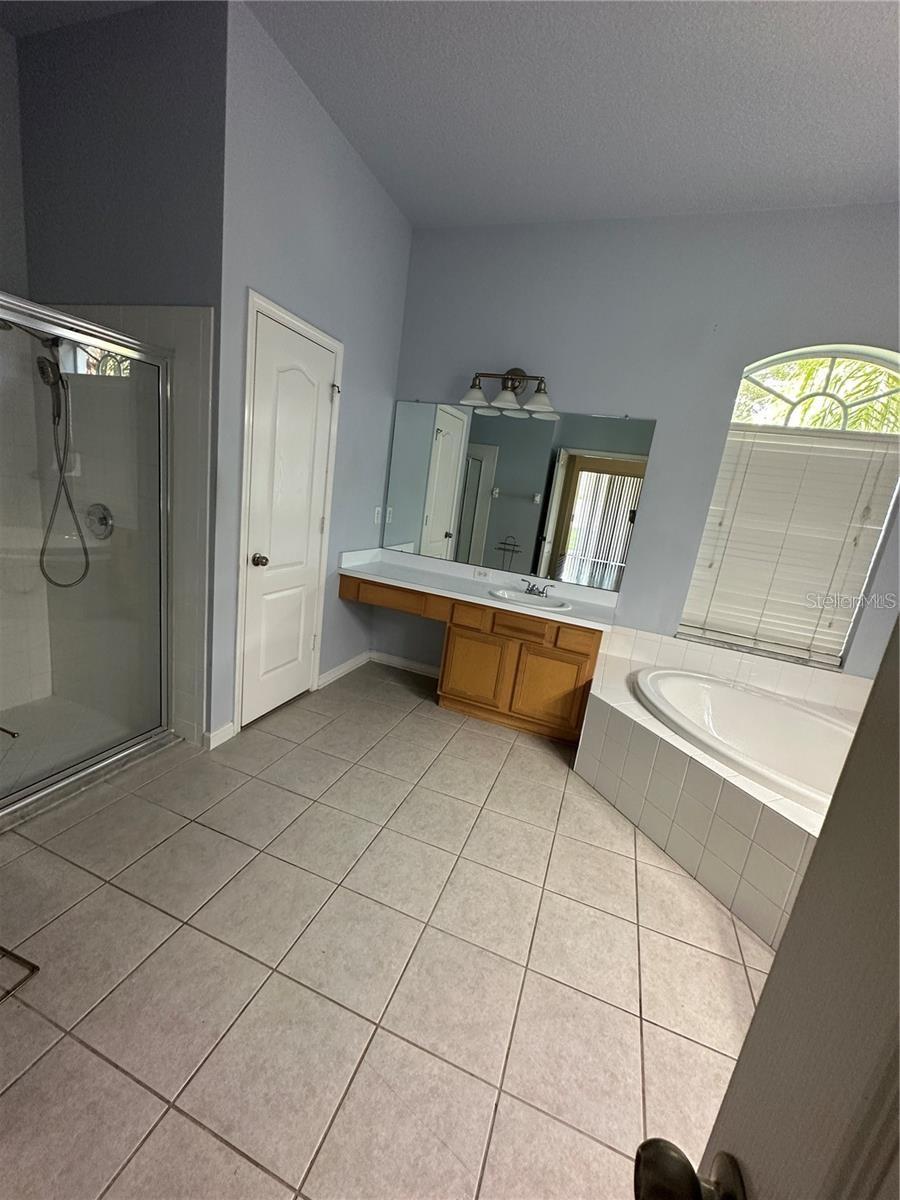 2012 HEARTLAND CIR, VALRICO, FL, 33594
