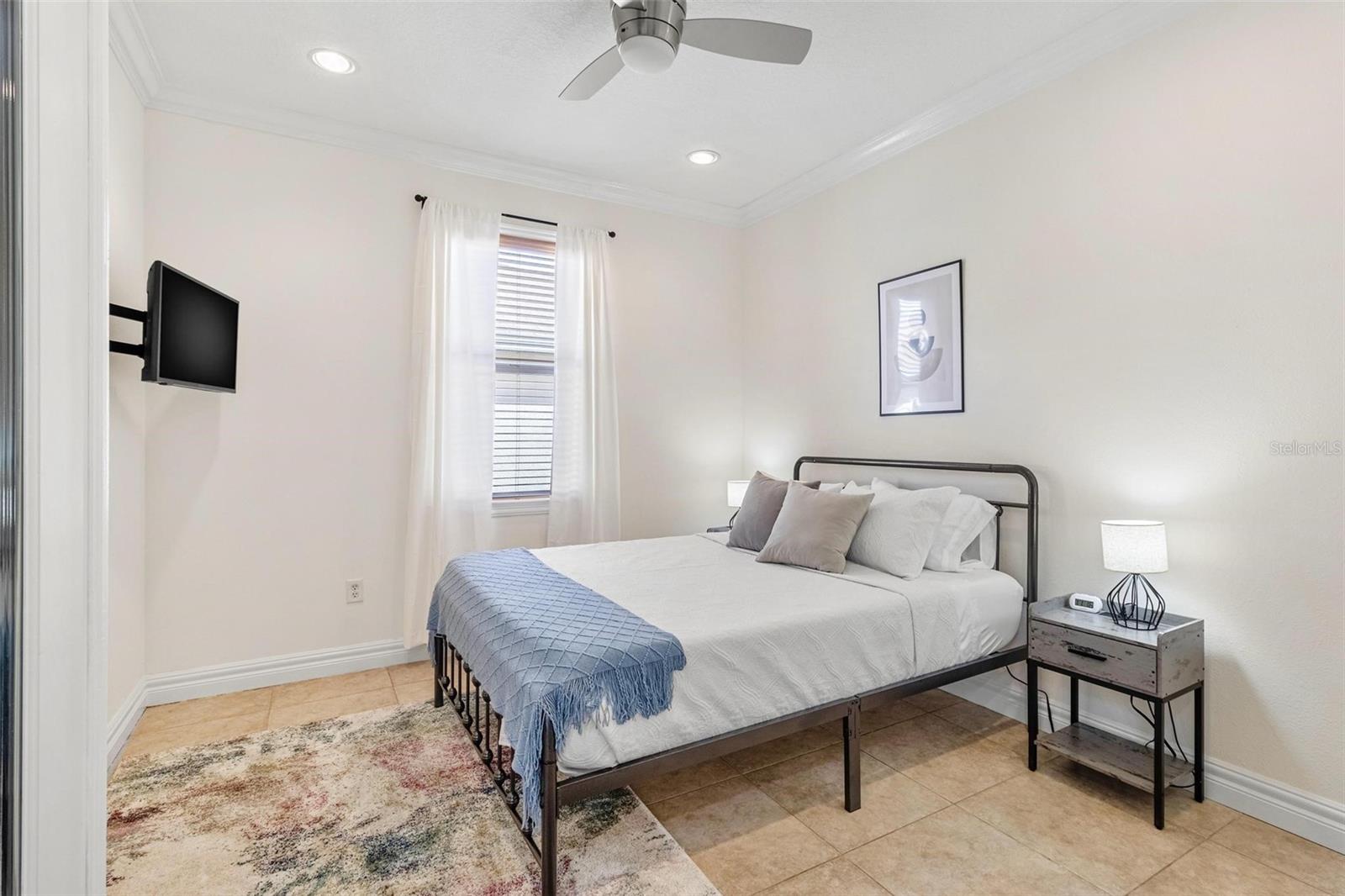 11302 SOUTHWIND LAKE DR, GIBSONTON, FL, 33534