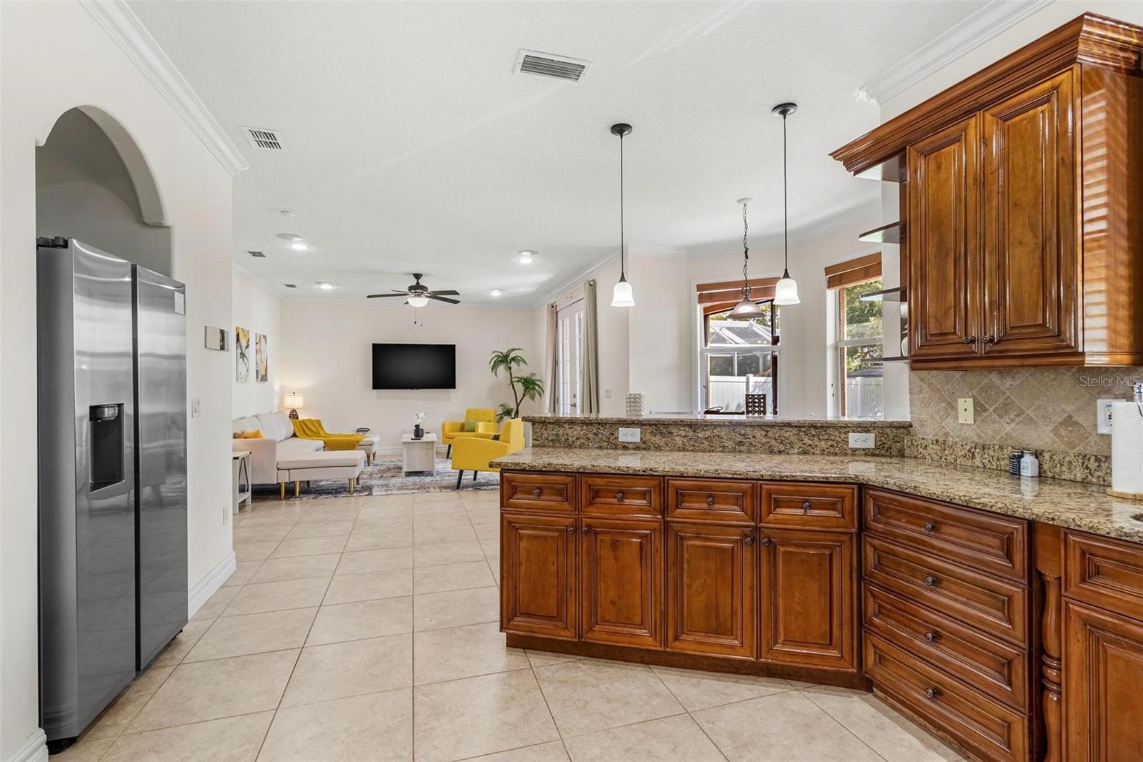 11302 SOUTHWIND LAKE DR, GIBSONTON, FL, 33534
