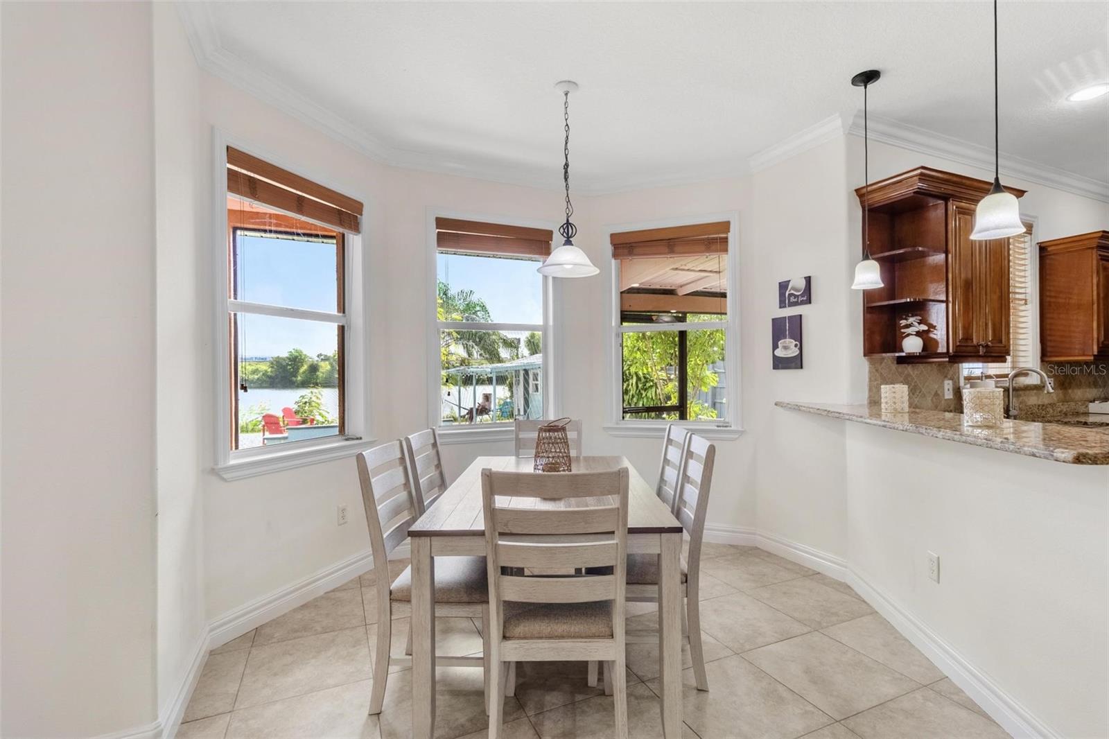 11302 SOUTHWIND LAKE DR, GIBSONTON, FL, 33534