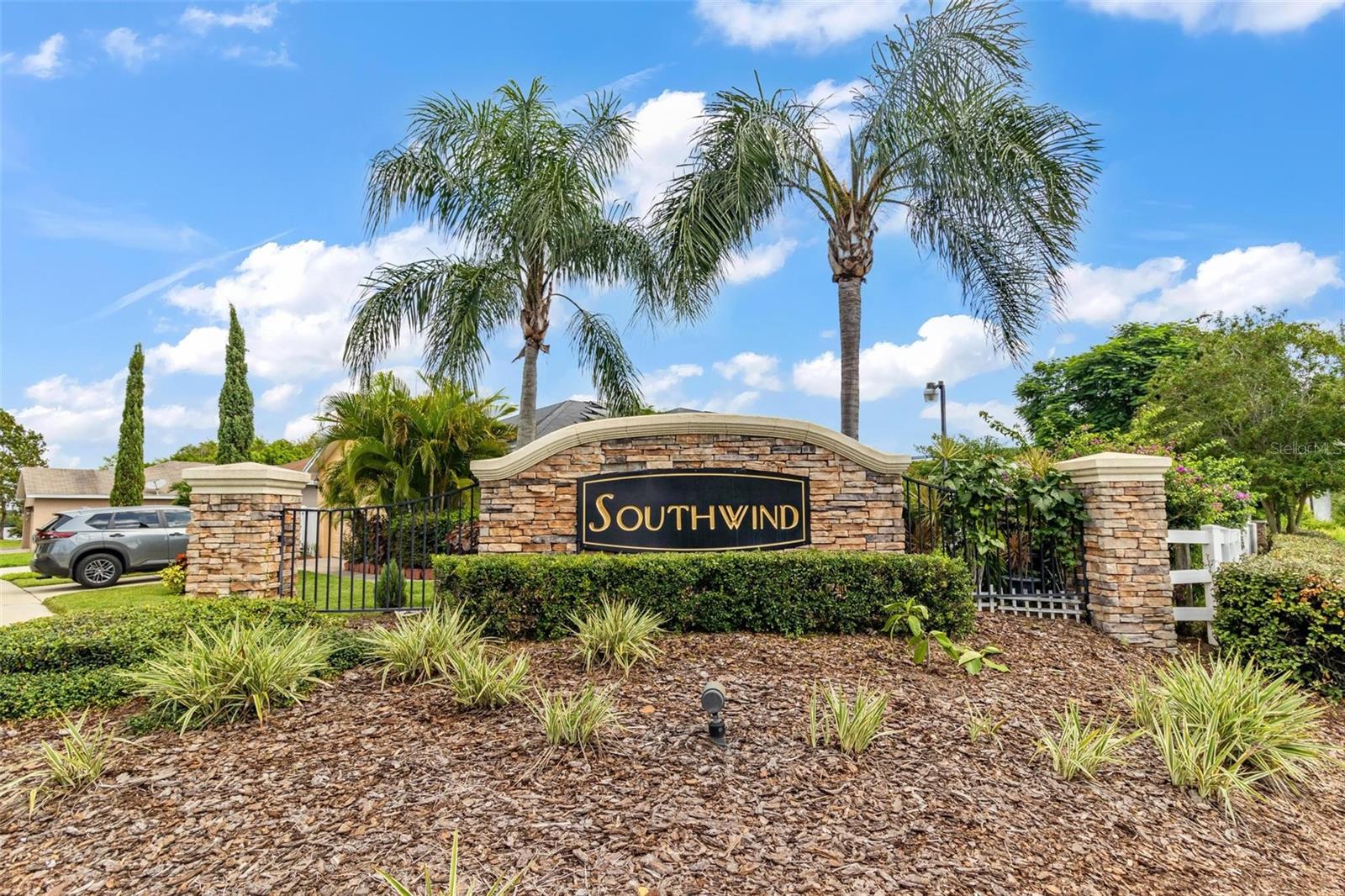 11302 SOUTHWIND LAKE DR, GIBSONTON, FL, 33534
