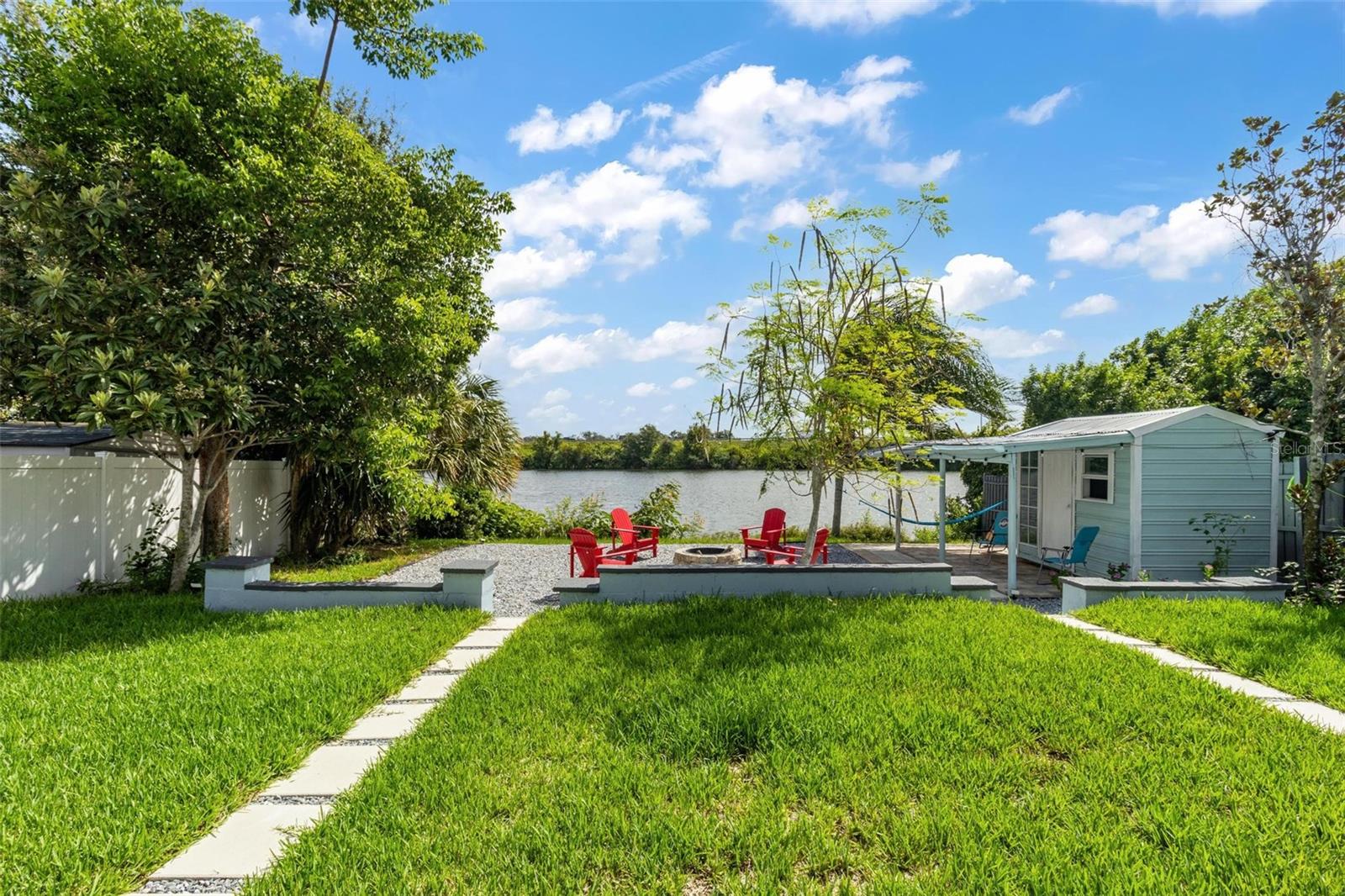 11302 SOUTHWIND LAKE DR, GIBSONTON, FL, 33534