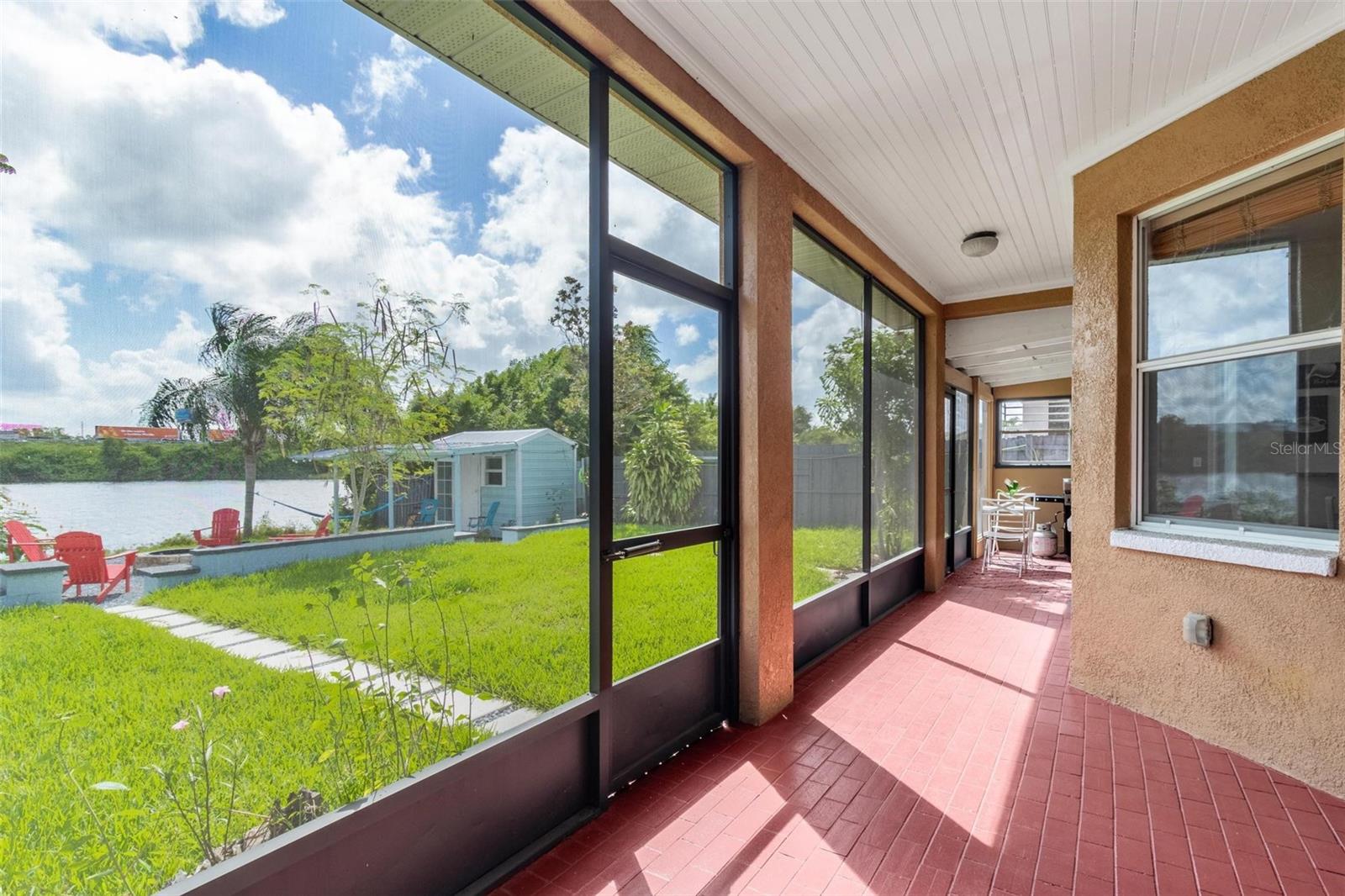 11302 SOUTHWIND LAKE DR, GIBSONTON, FL, 33534