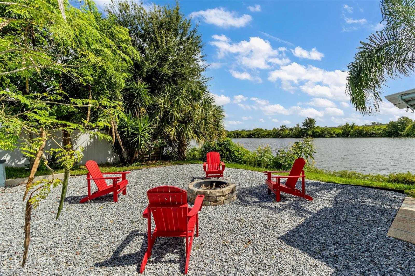 11302 SOUTHWIND LAKE DR, GIBSONTON, FL, 33534