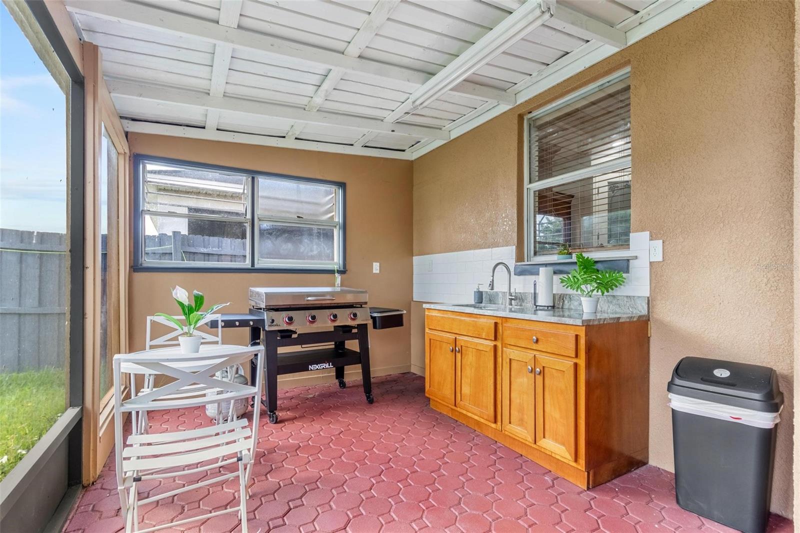 11302 SOUTHWIND LAKE DR, GIBSONTON, FL, 33534